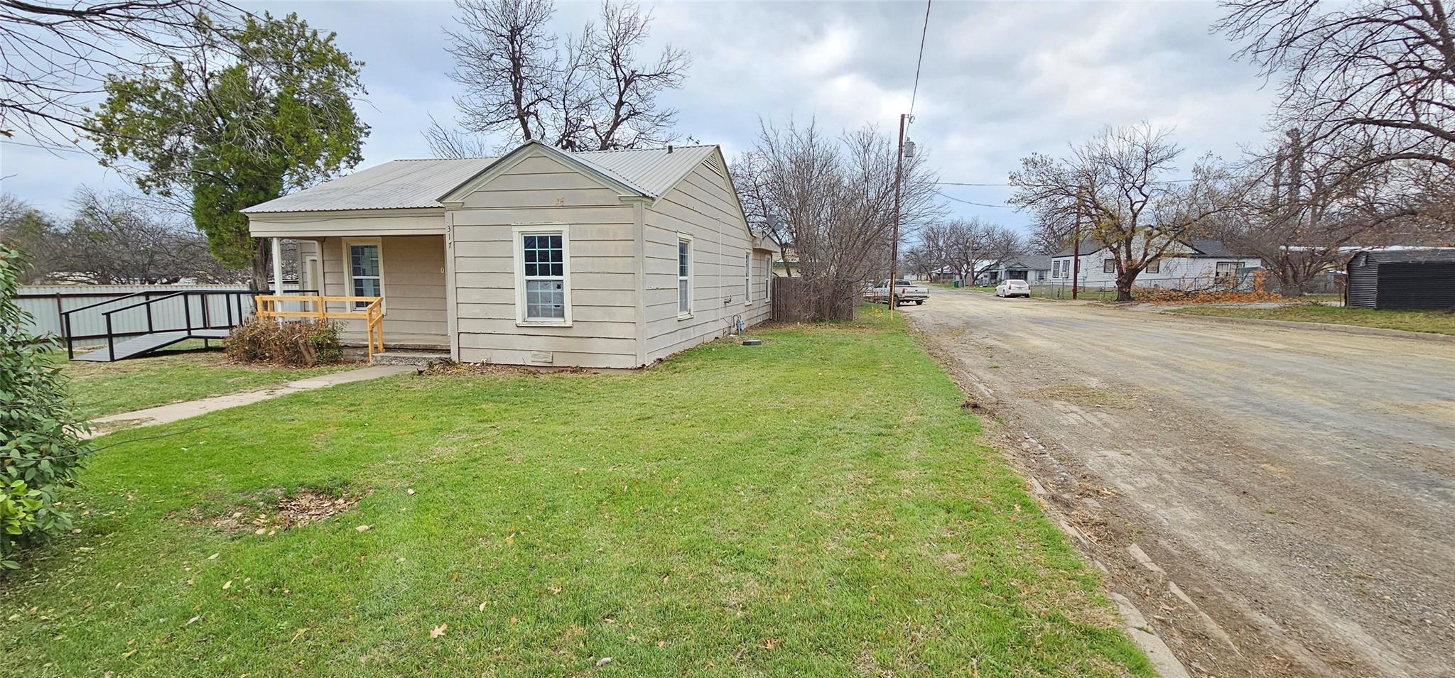 main property photo 6