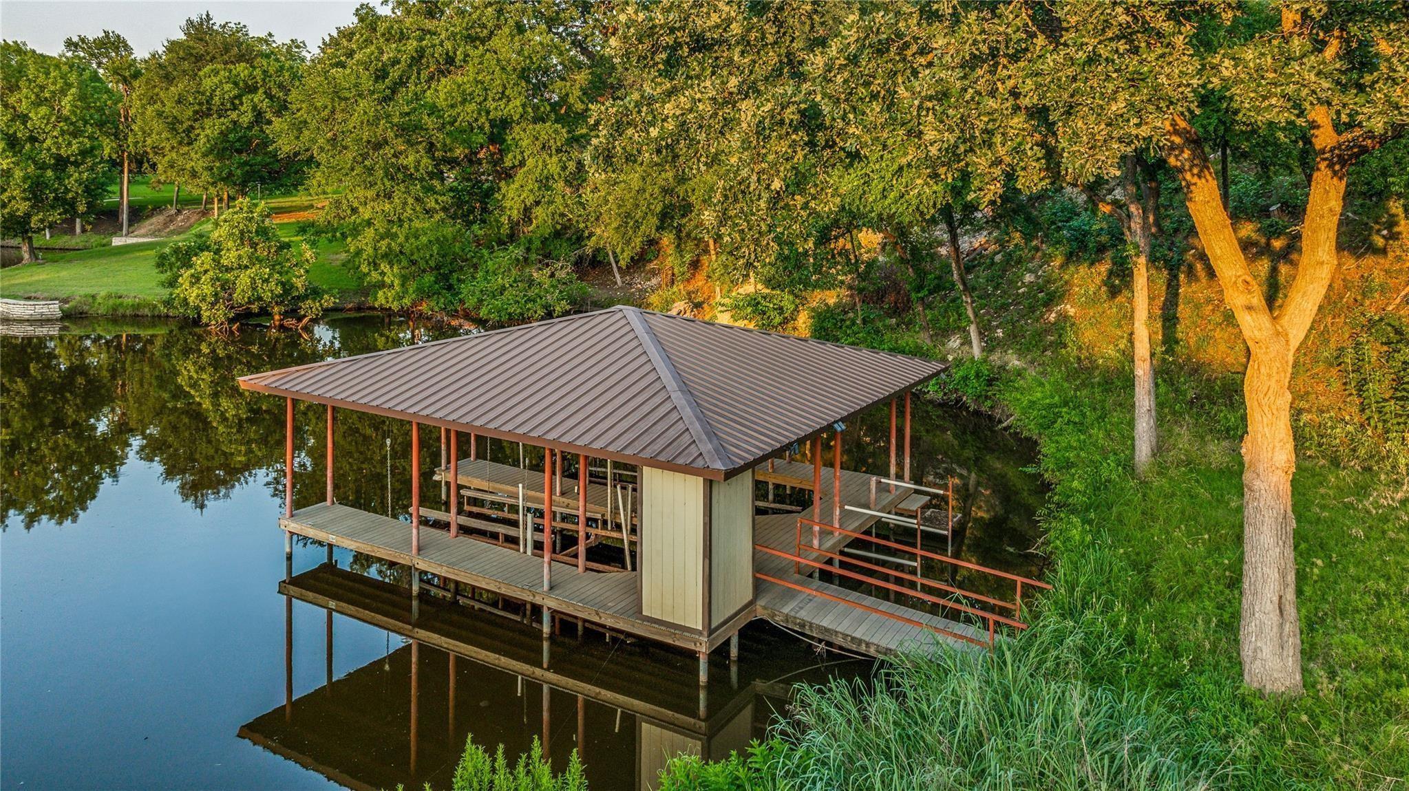 main property photo 17