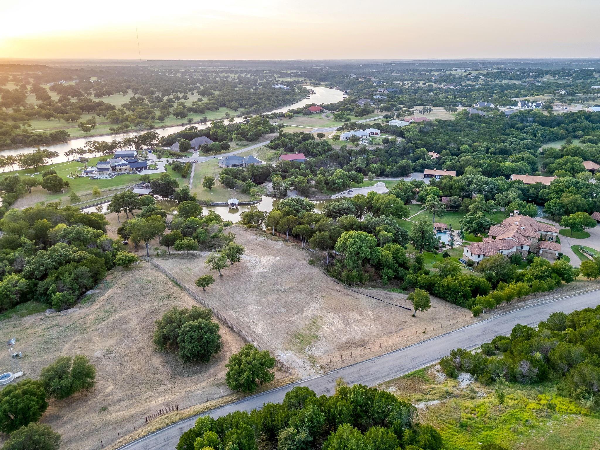 main property photo 19