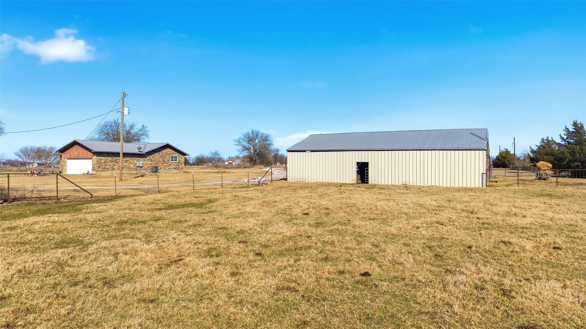 main property photo 17