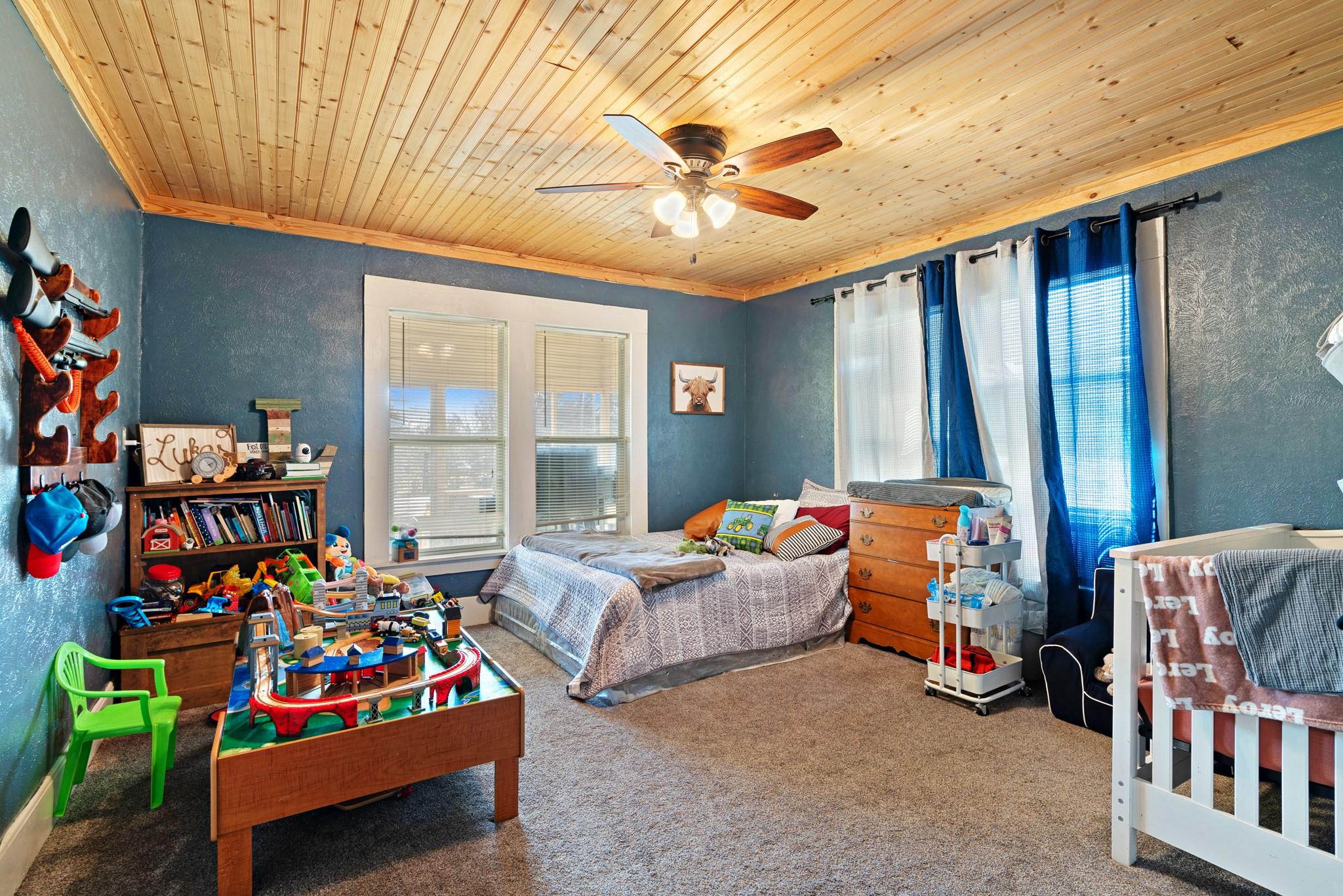 main property photo 9