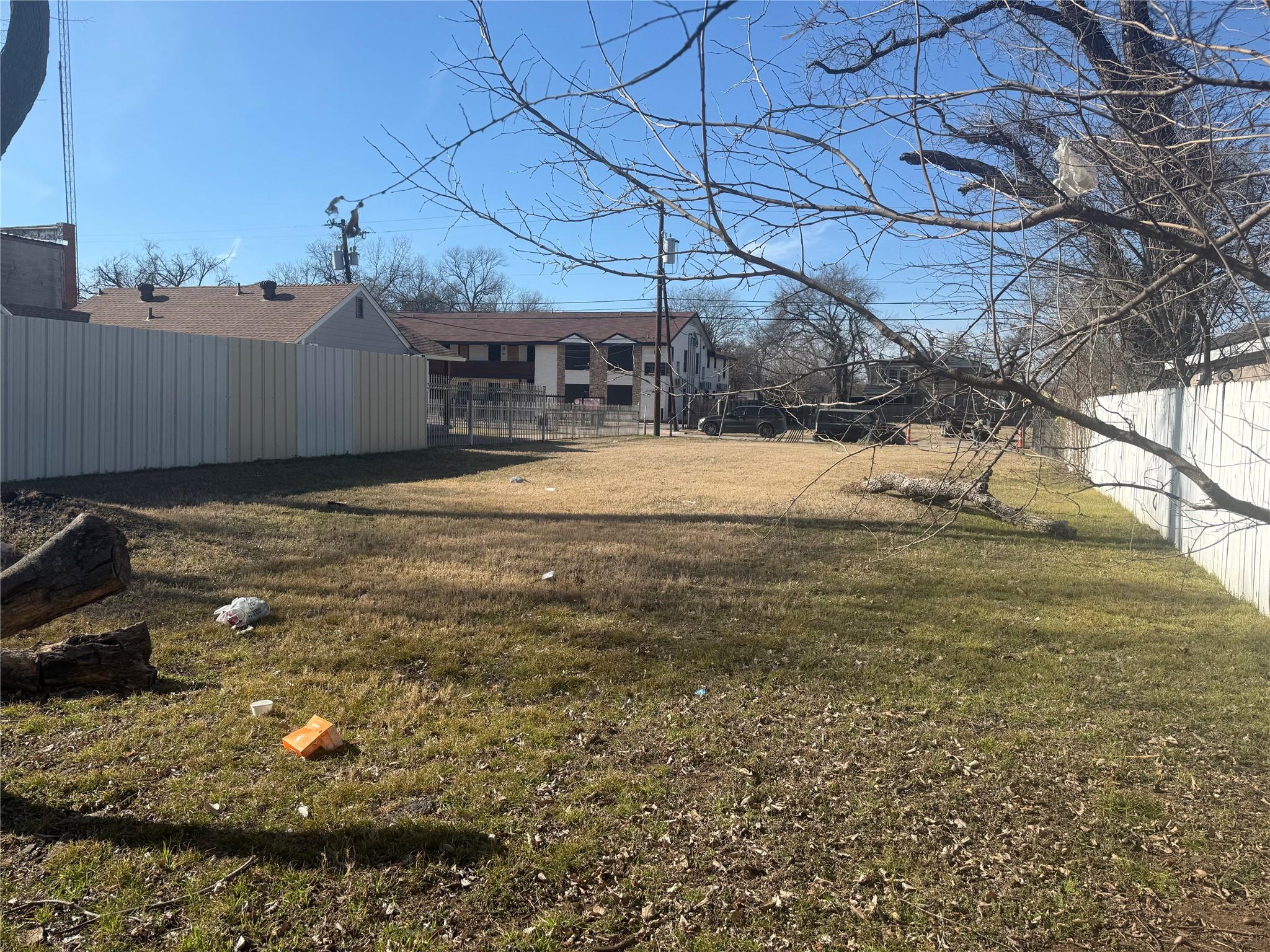 main property photo 11