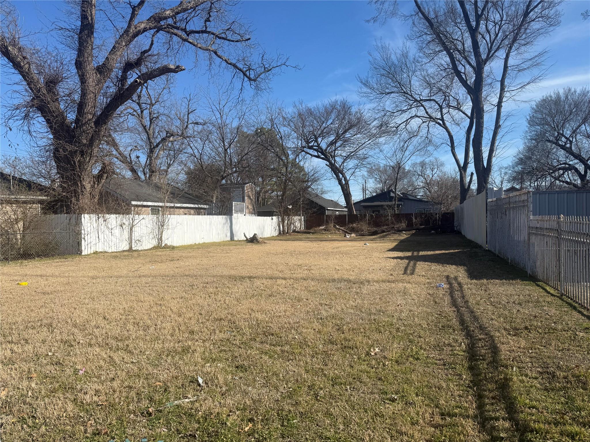 main property photo 18