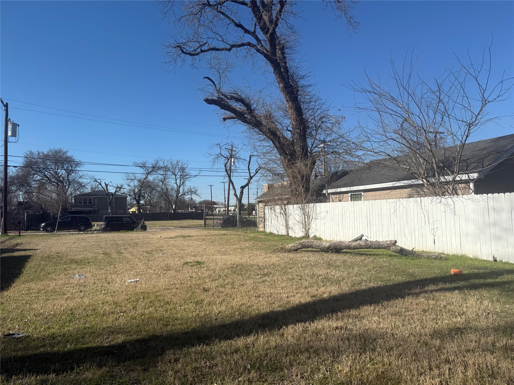 main property photo 20