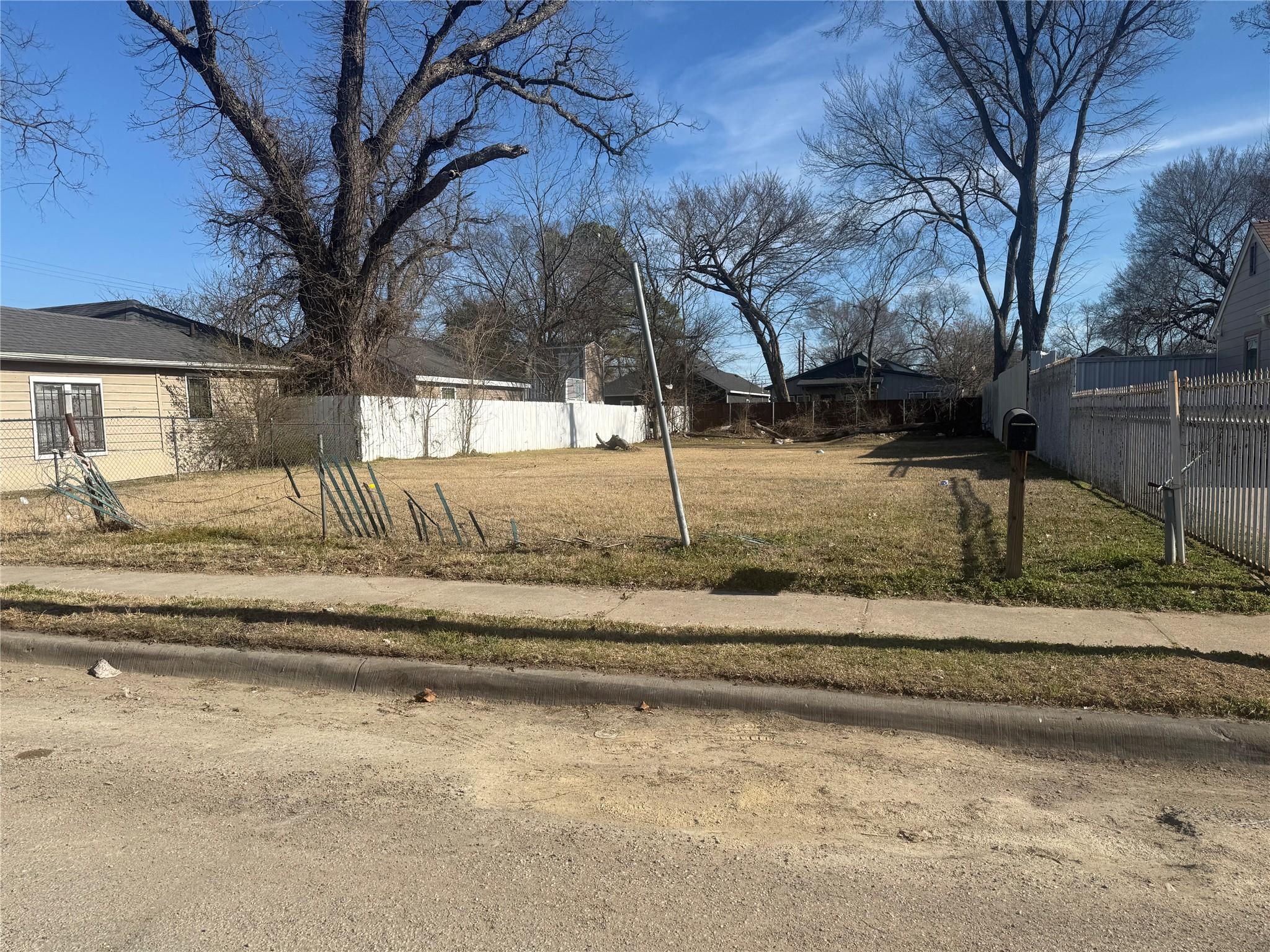 main property photo 6