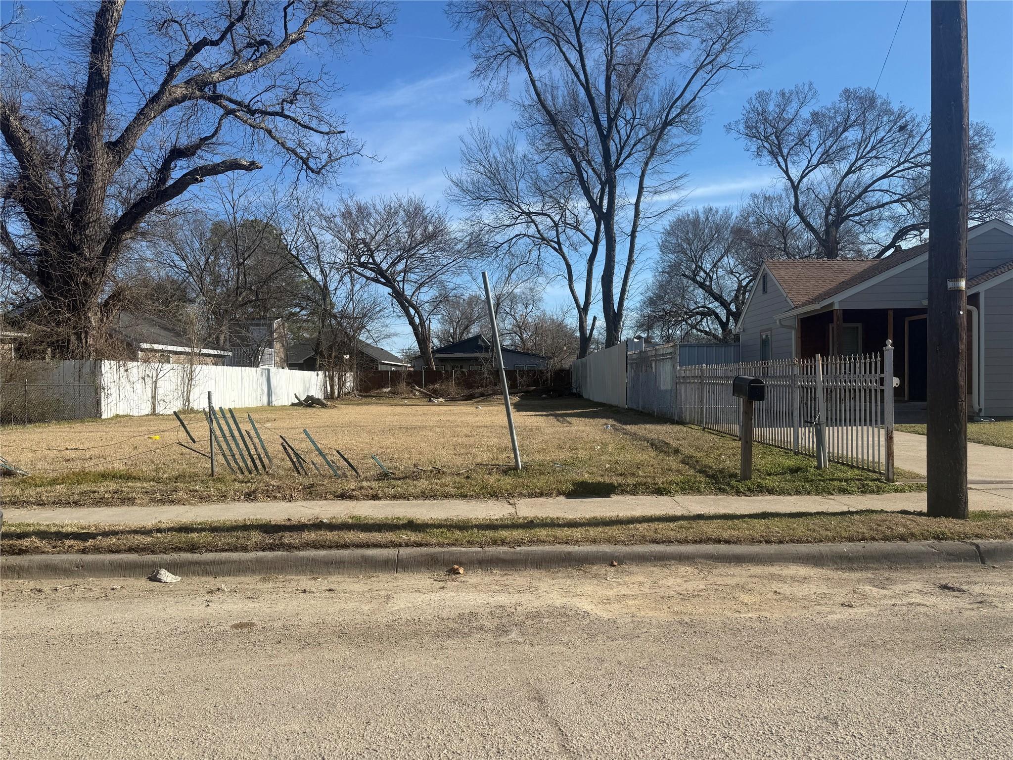 main property photo 7