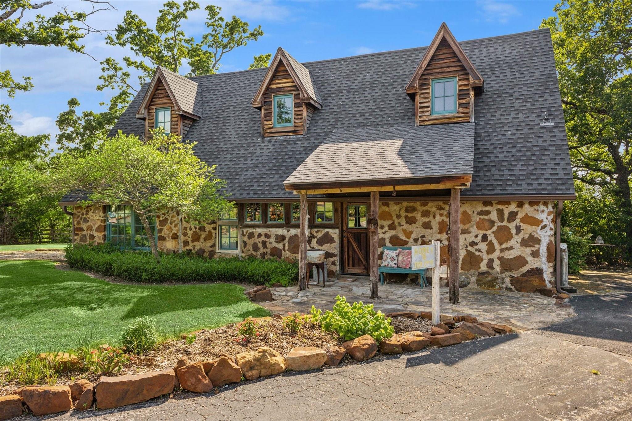 main property photo 28