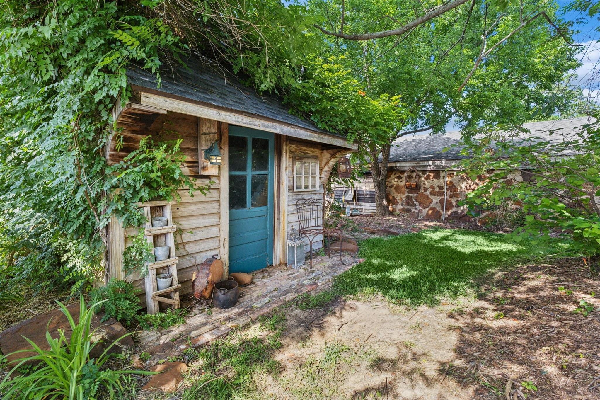 main property photo 31