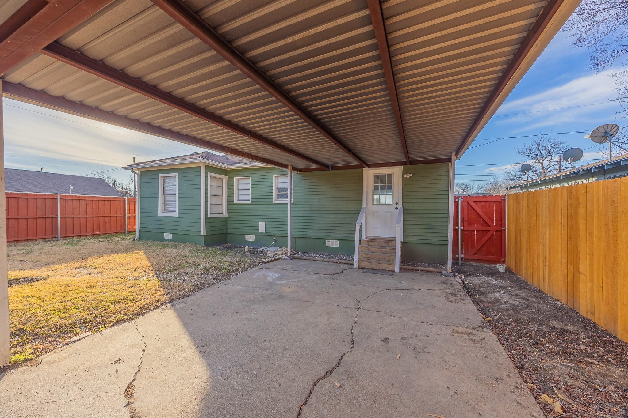 main property photo 15