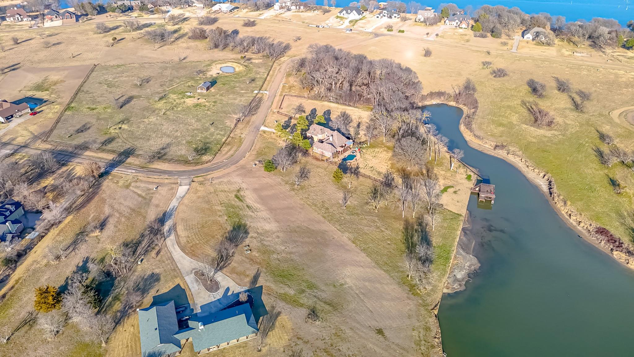 main property photo 16
