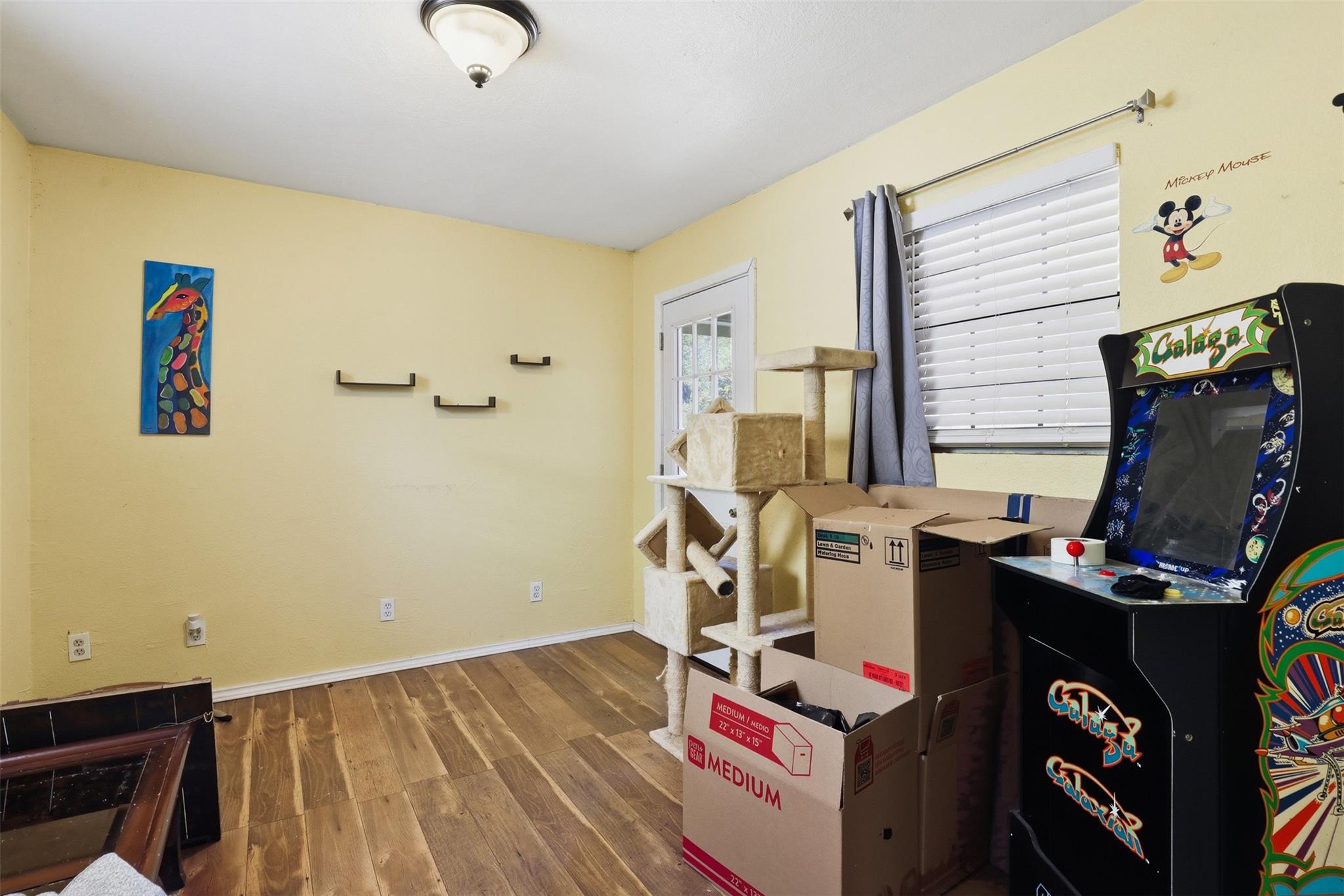 main property photo 25