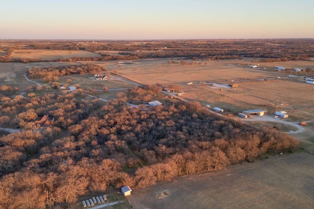 main property photo 28