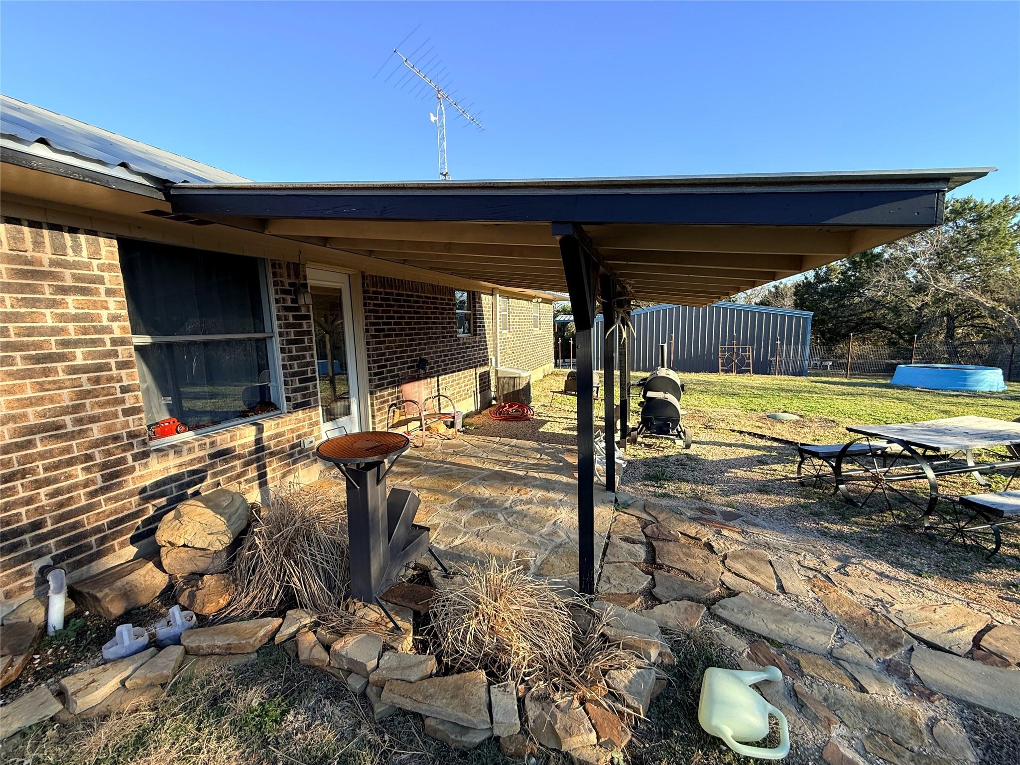 main property photo 25