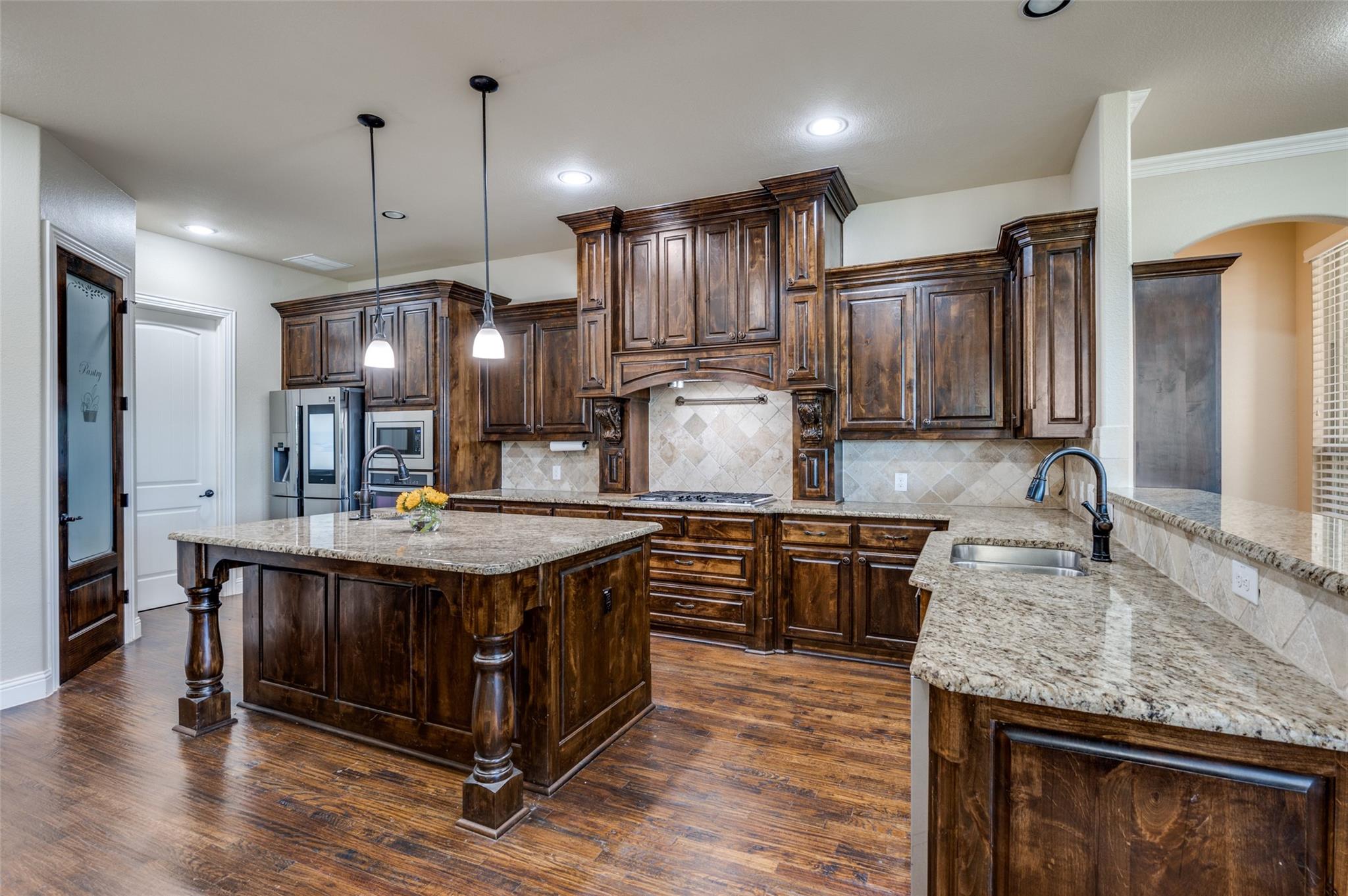 main property photo 6