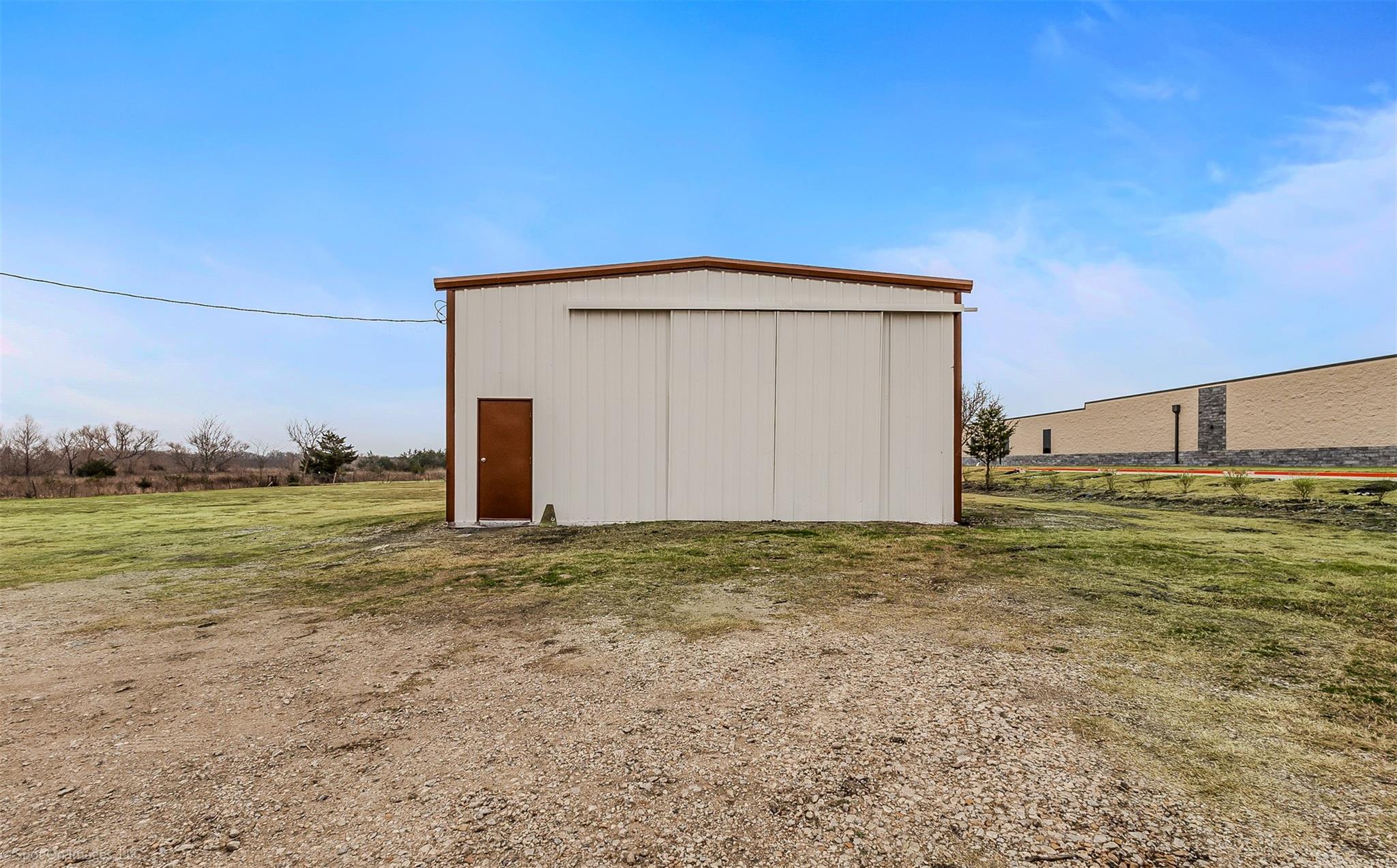 main property photo 13