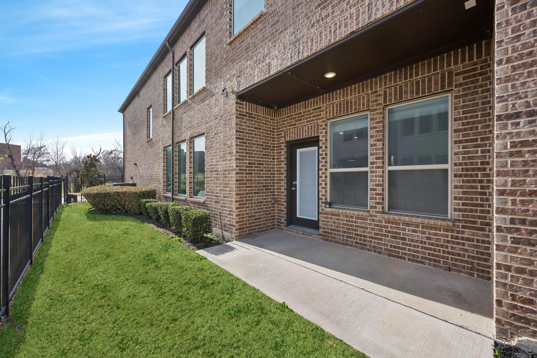 main property photo 30