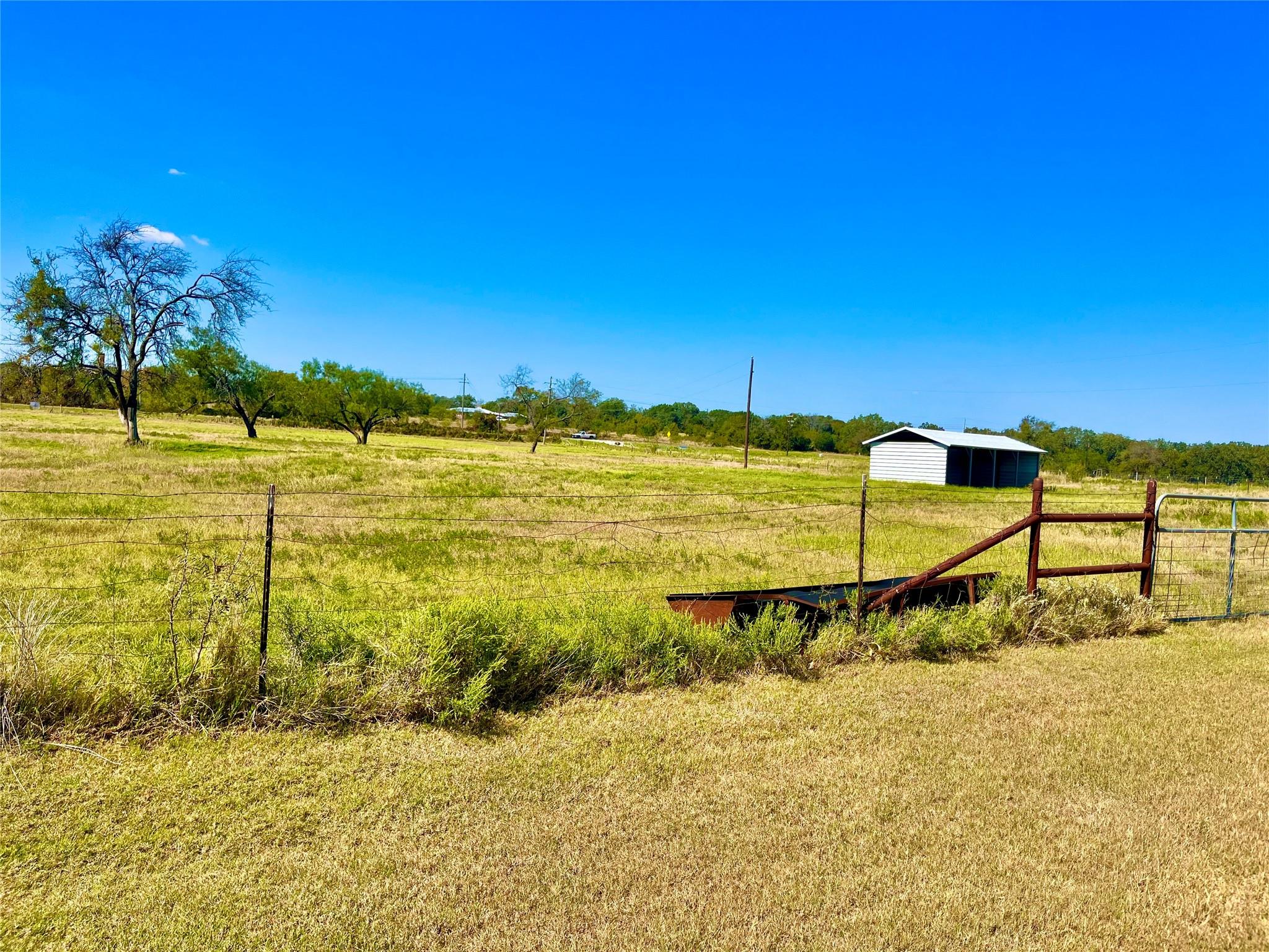 main property photo 28