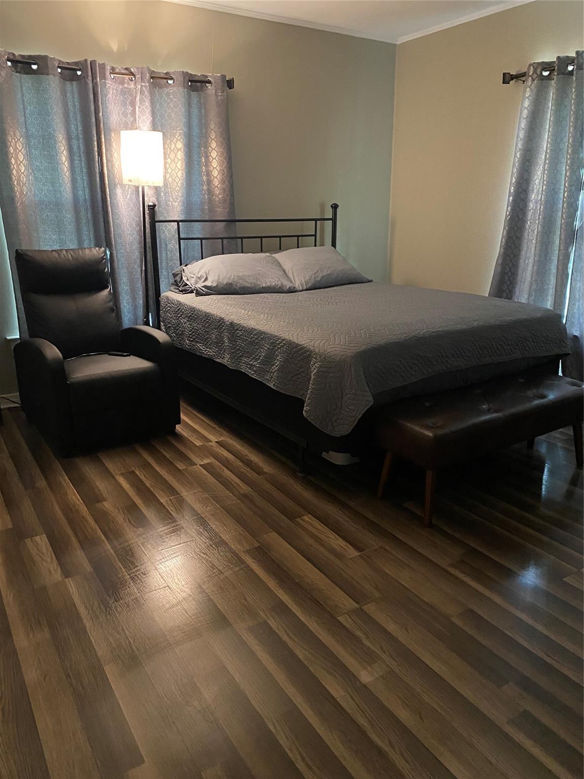 main property photo 8