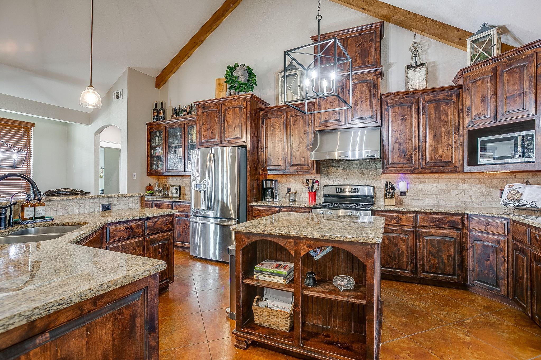 main property photo 12