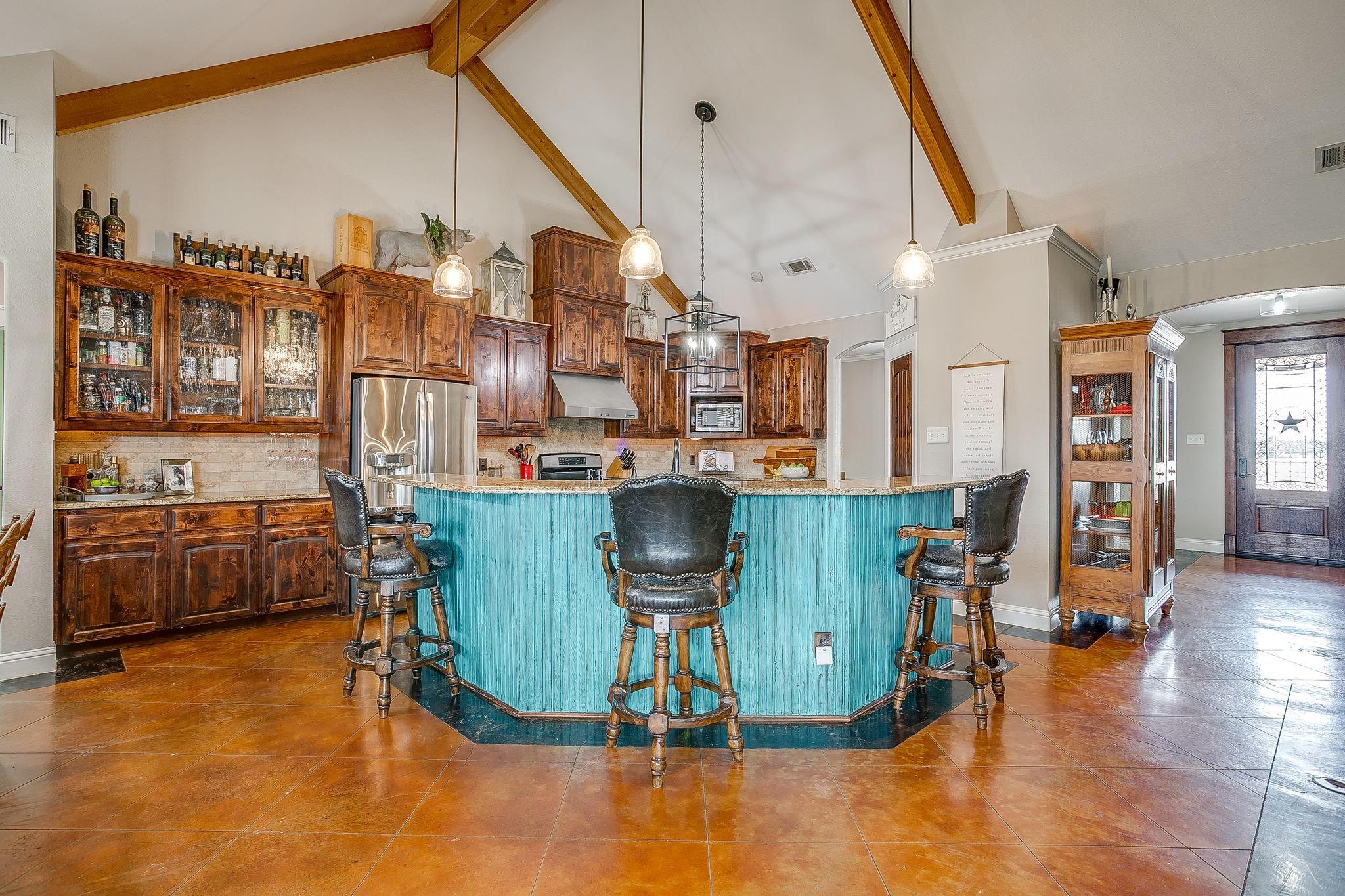 main property photo 9
