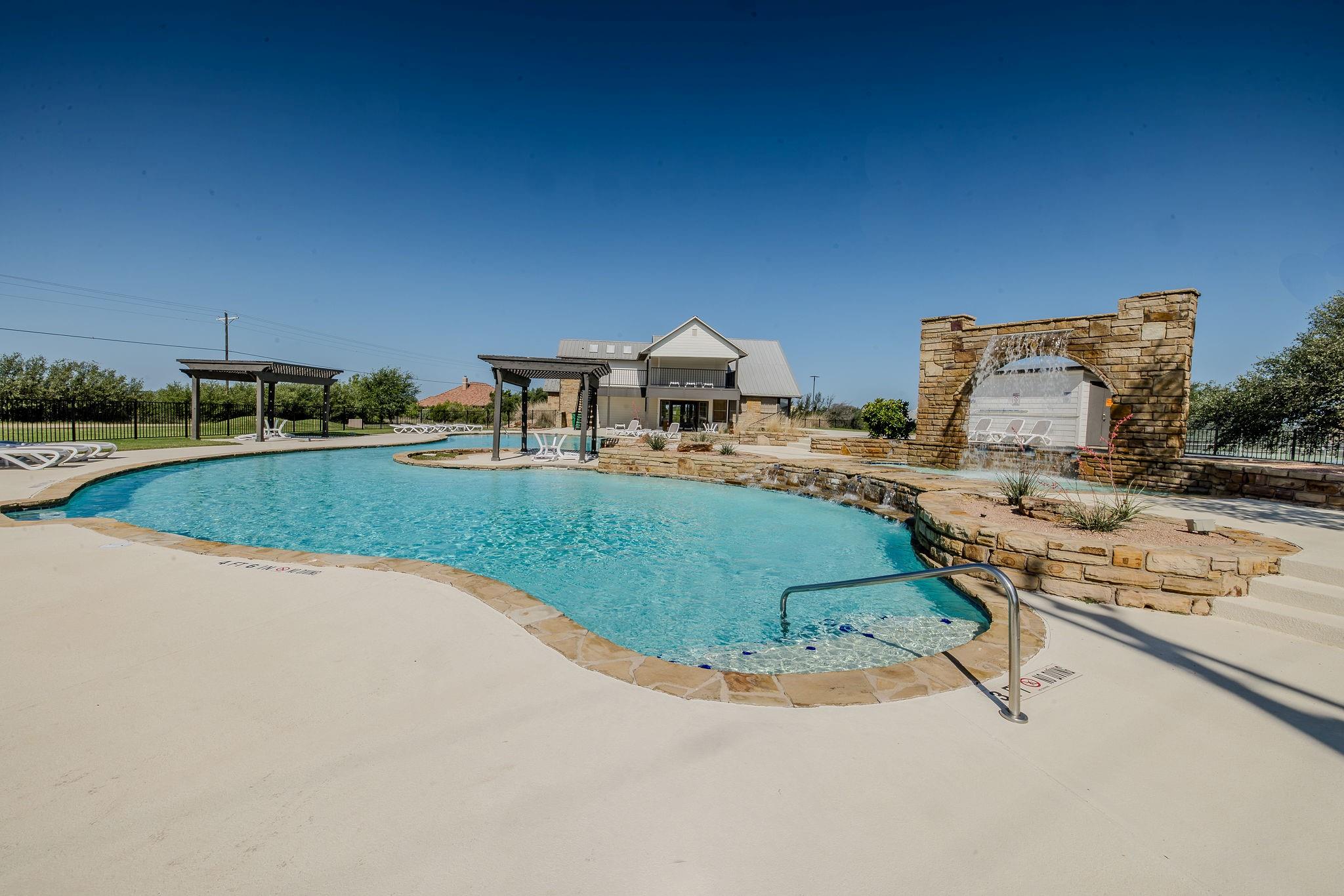 main property photo 4