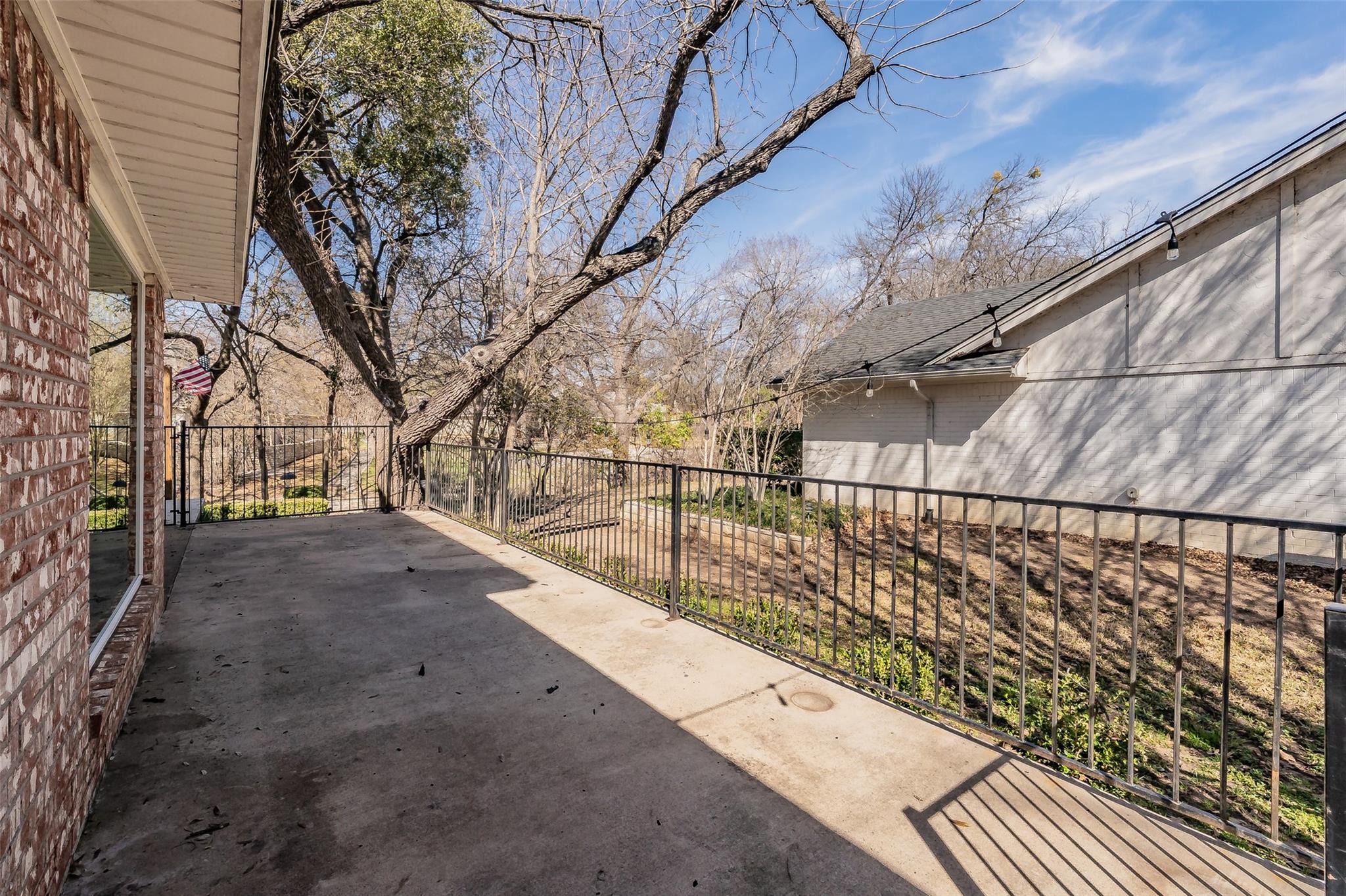 main property photo 32