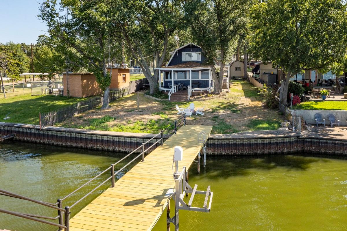 main property photo 20