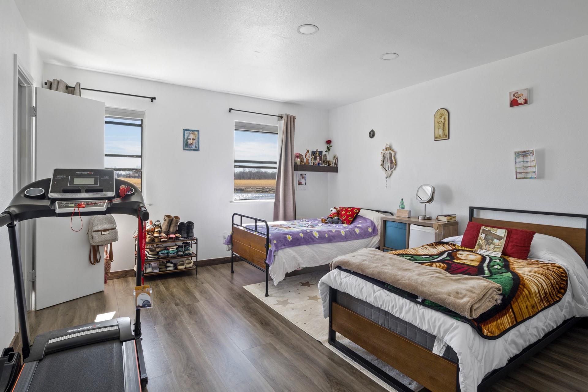 main property photo 13