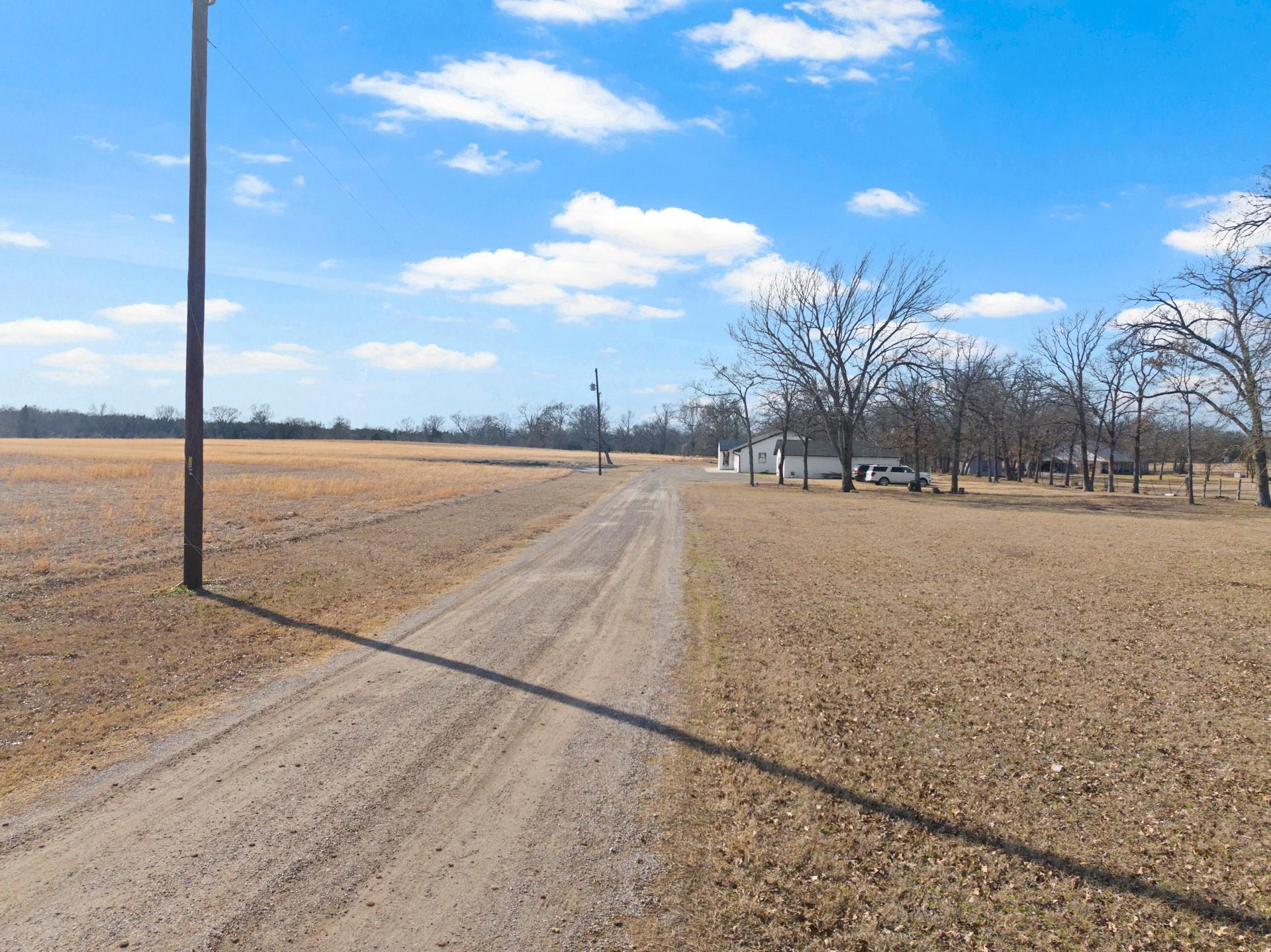 main property photo 28