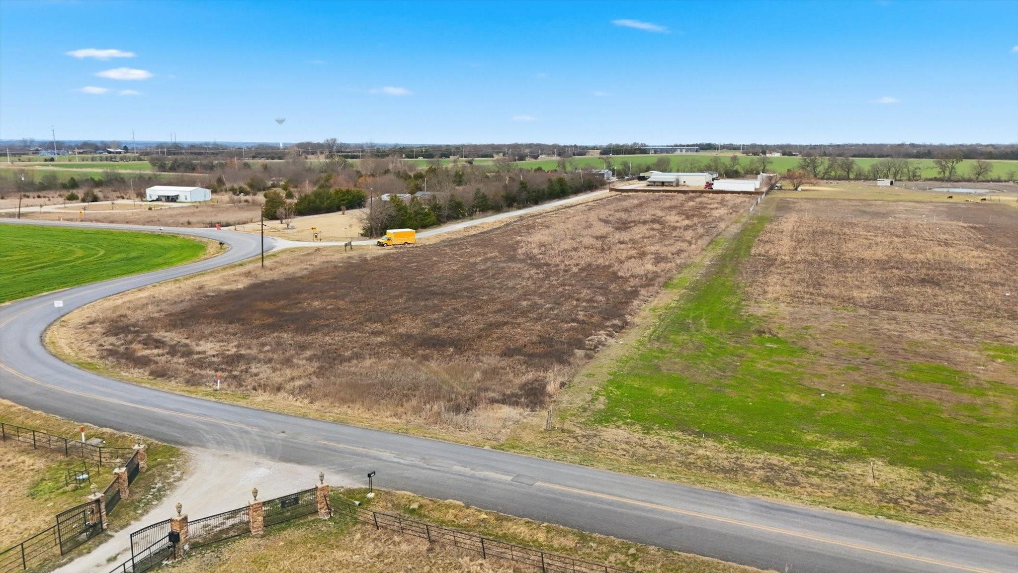 main property photo 27