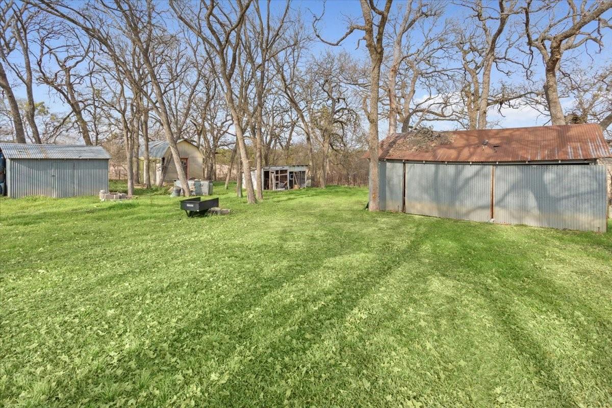 main property photo 28