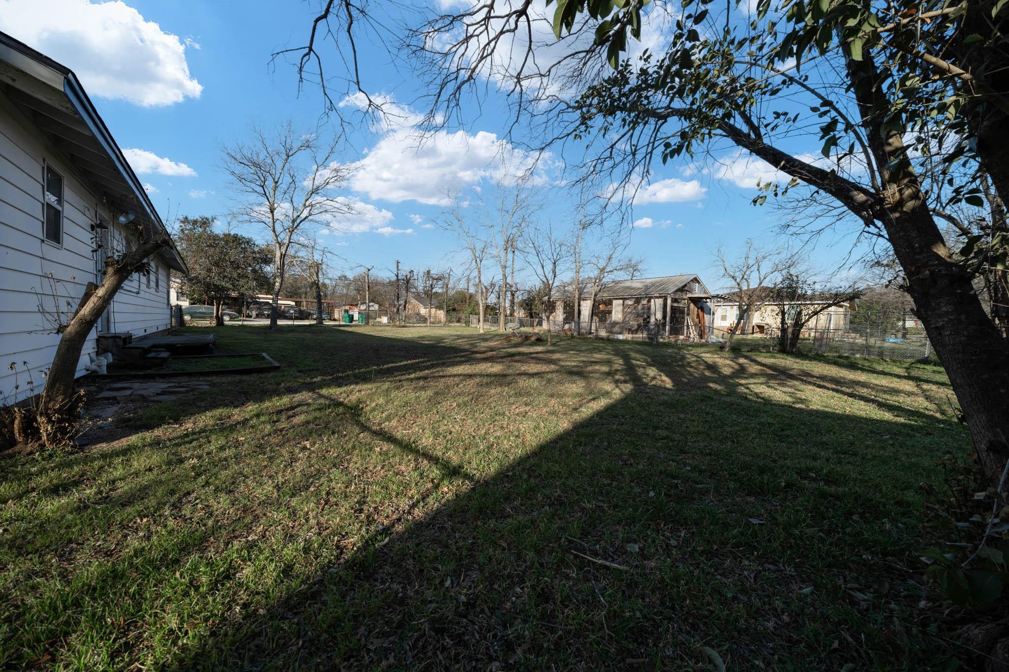 main property photo 23
