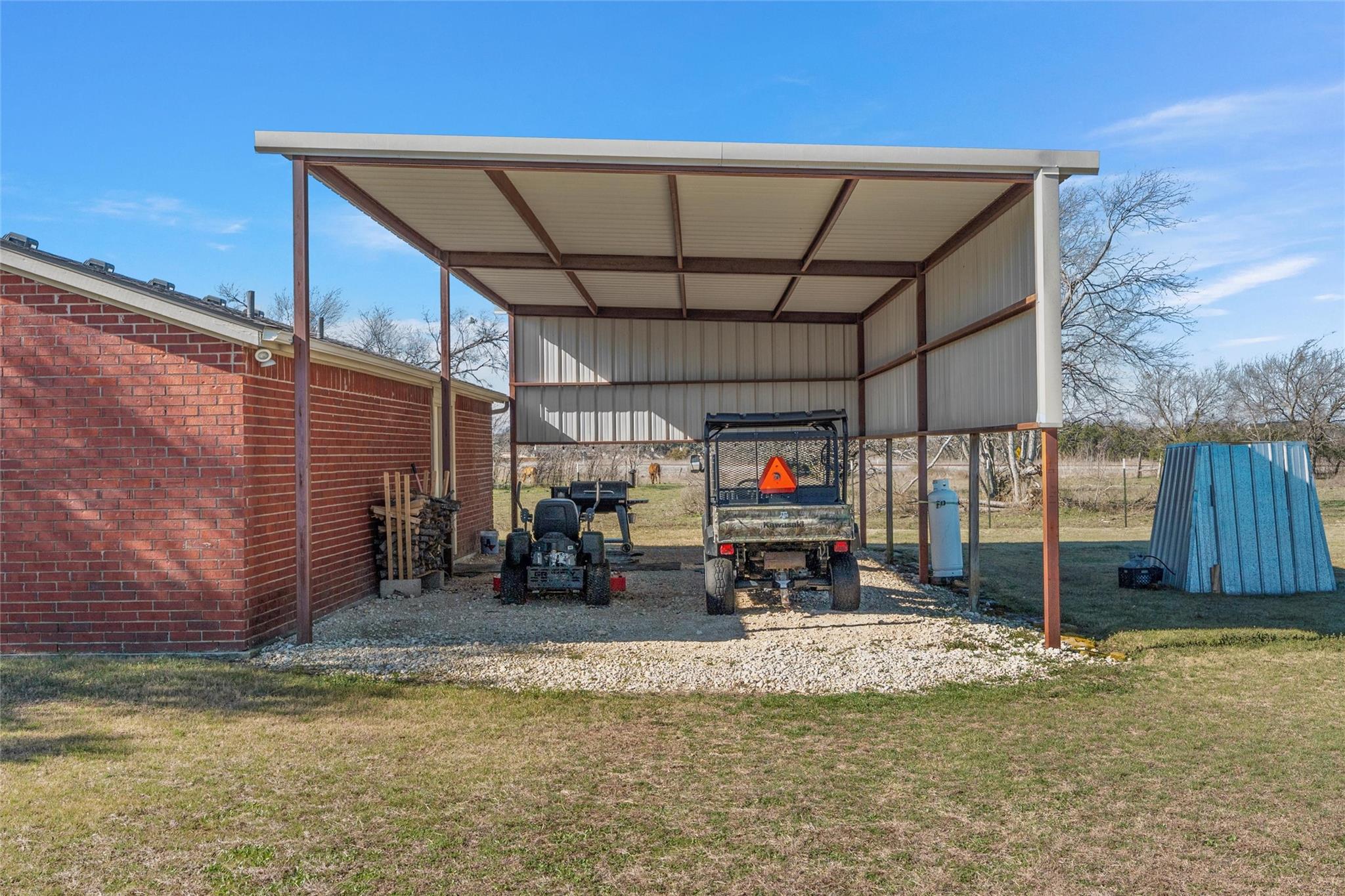 main property photo 29