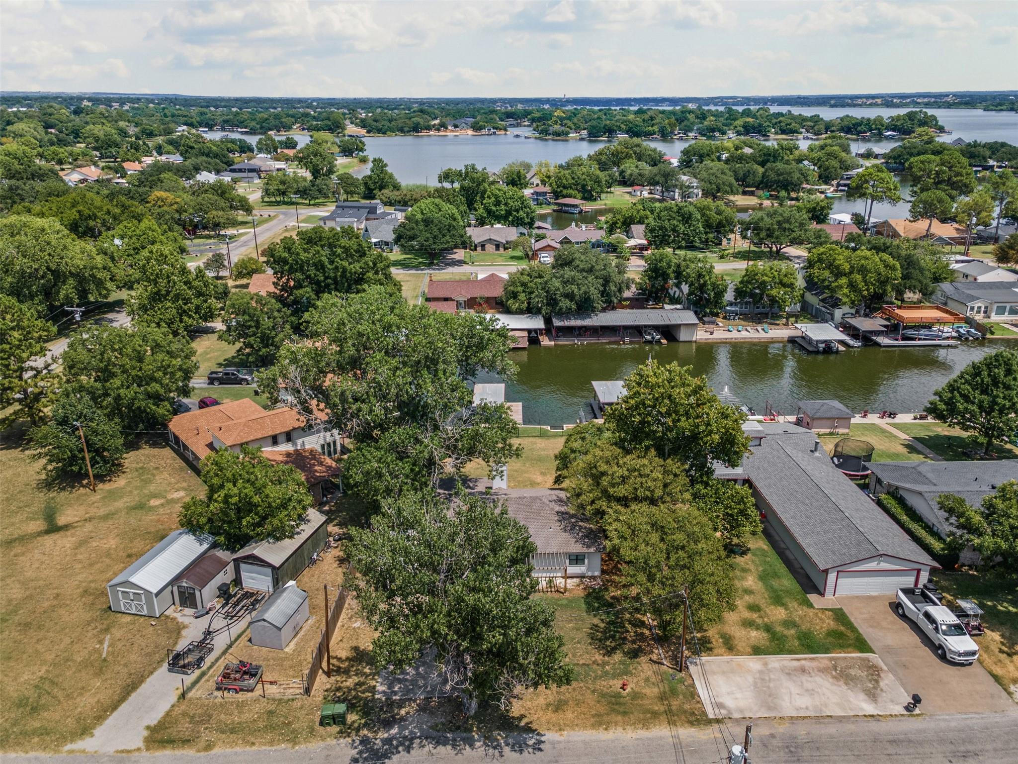main property photo 33