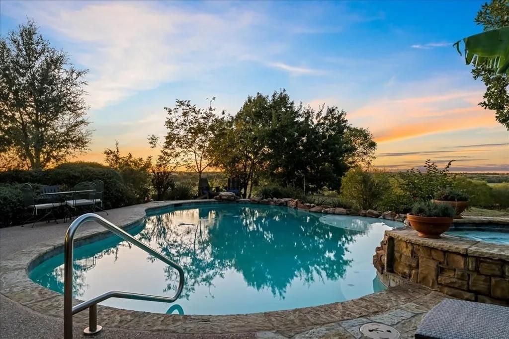 main property photo 17