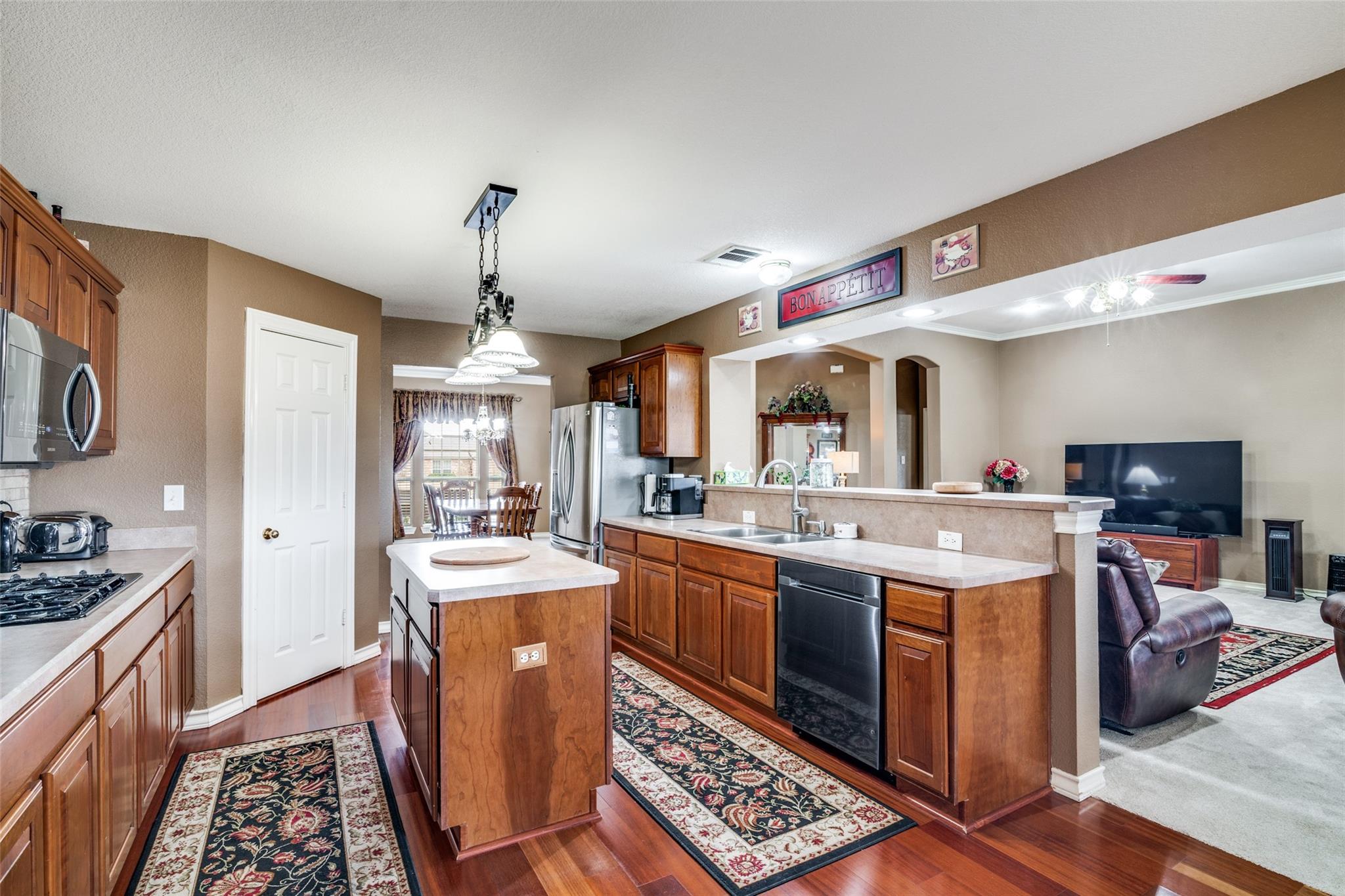 main property photo 12