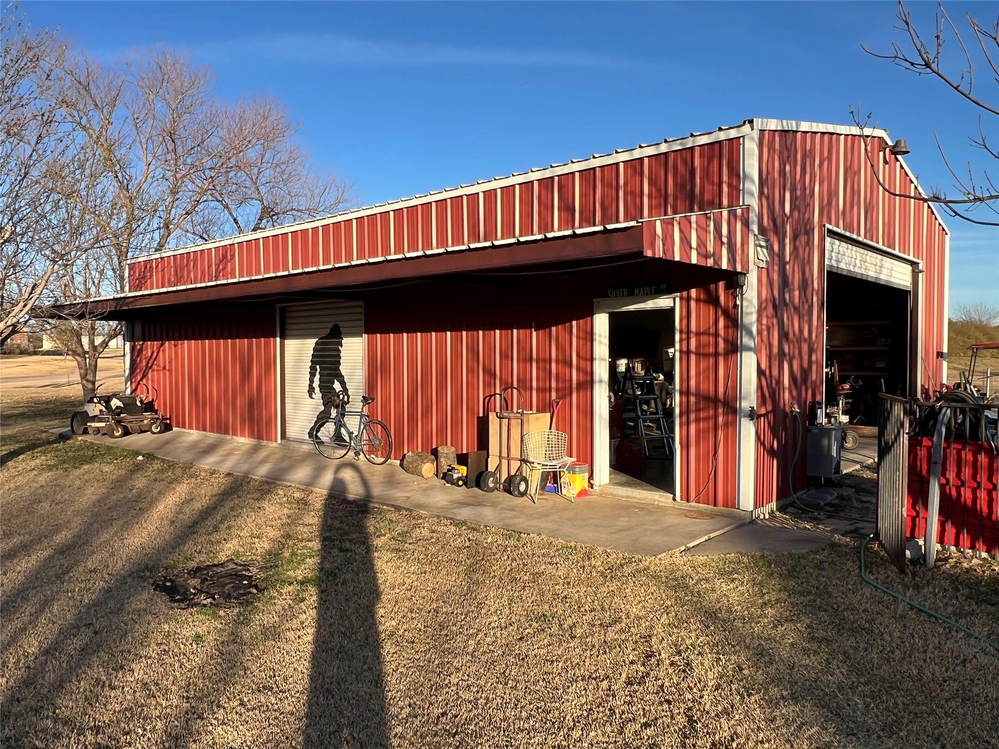 main property photo 36