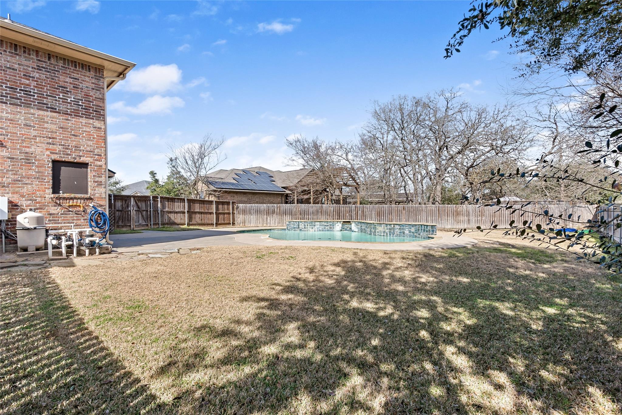 main property photo 22