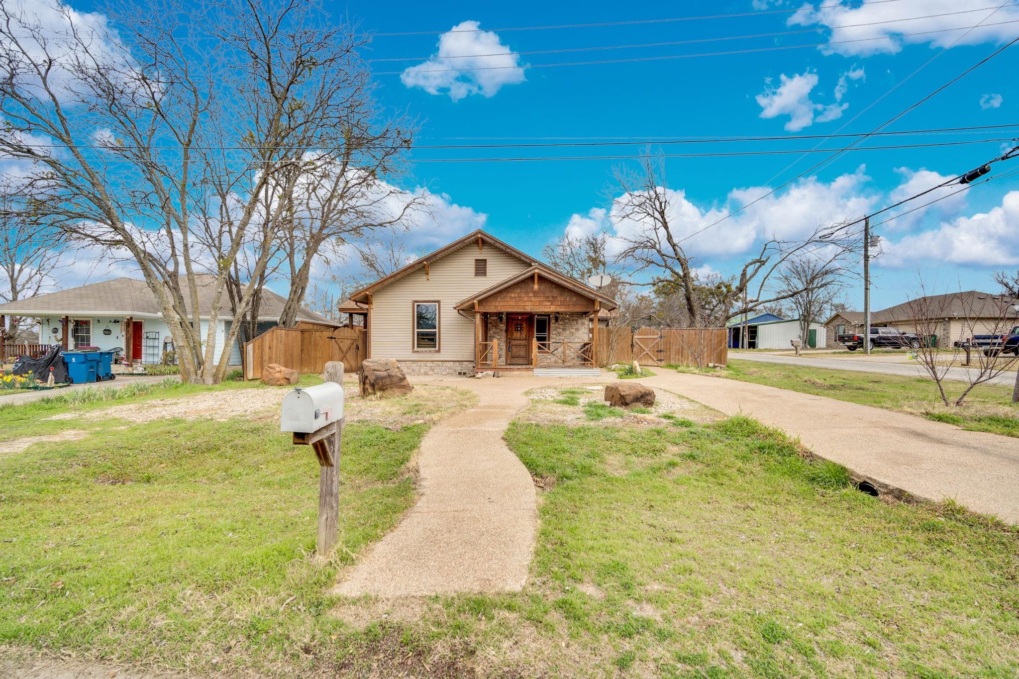 main property photo 18