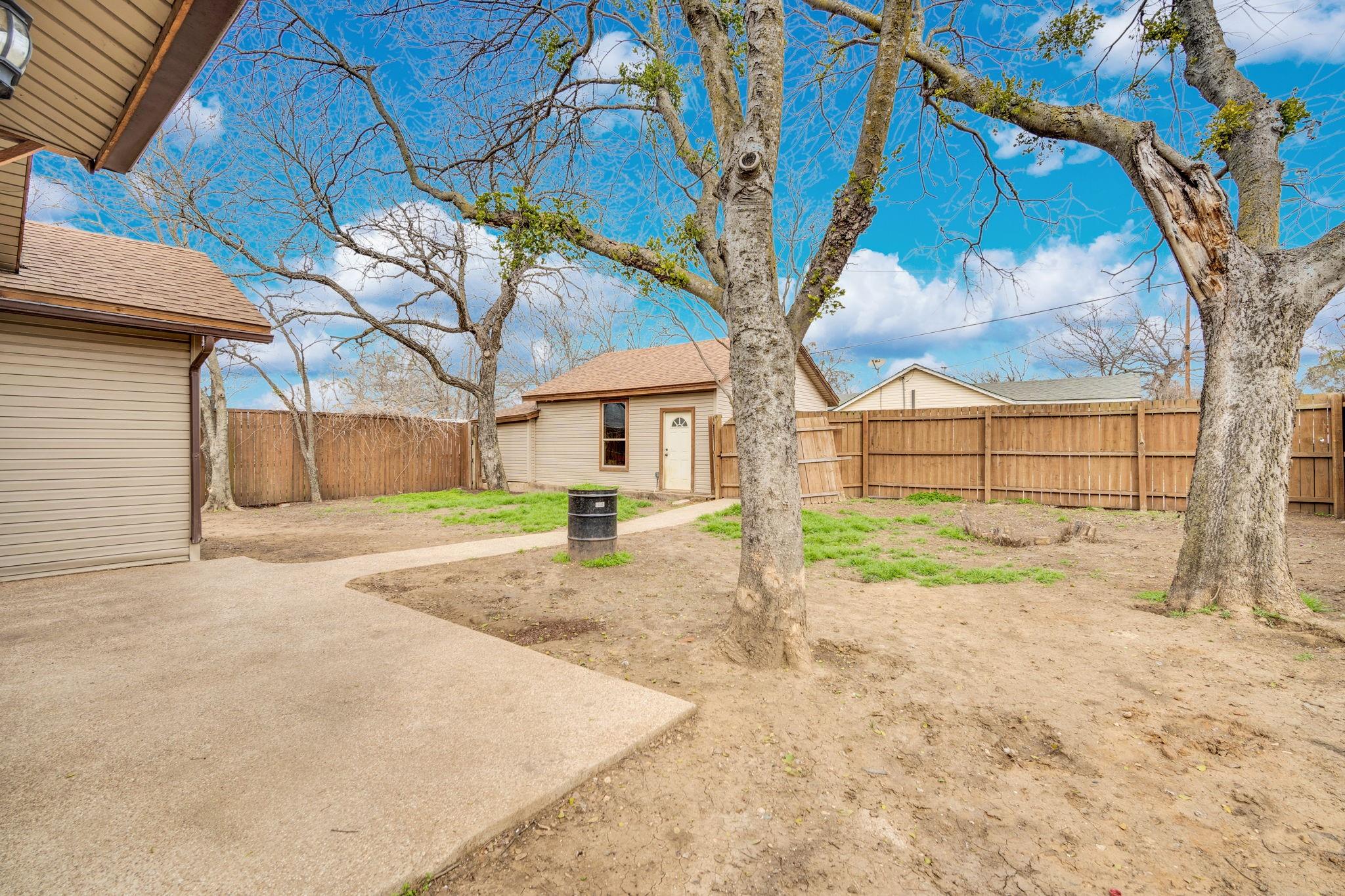 main property photo 25