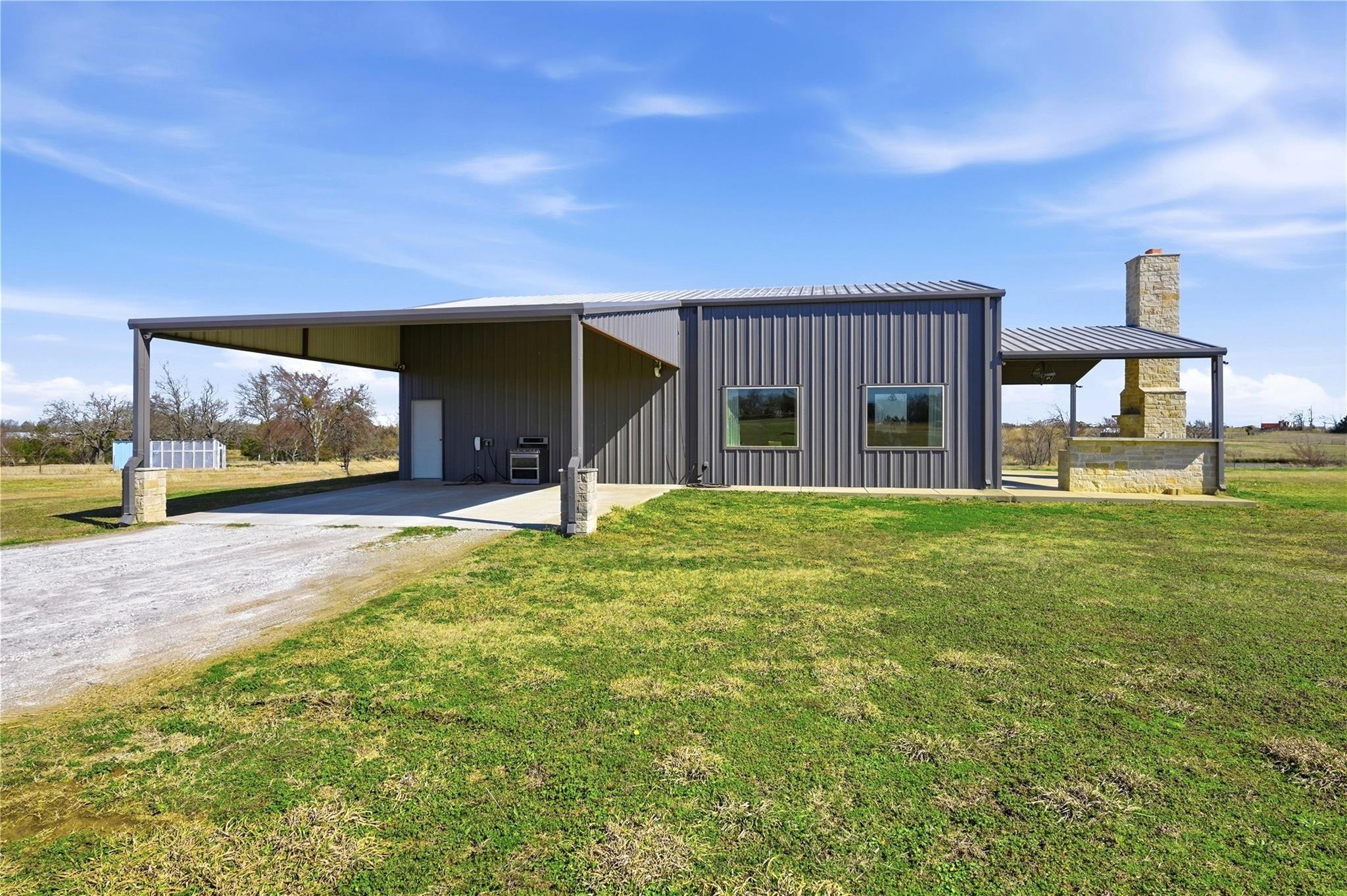 main property photo 5