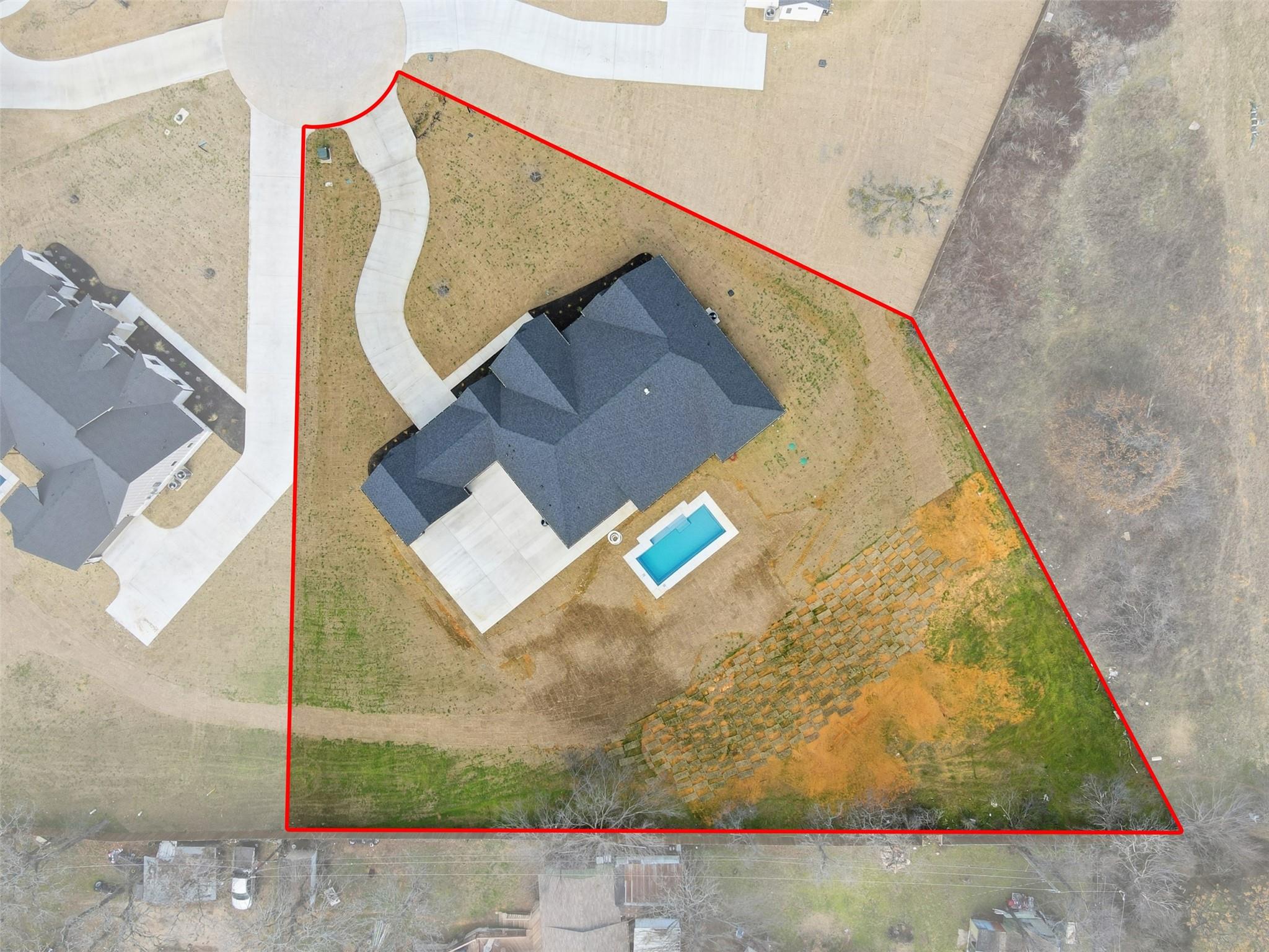 main property photo 27