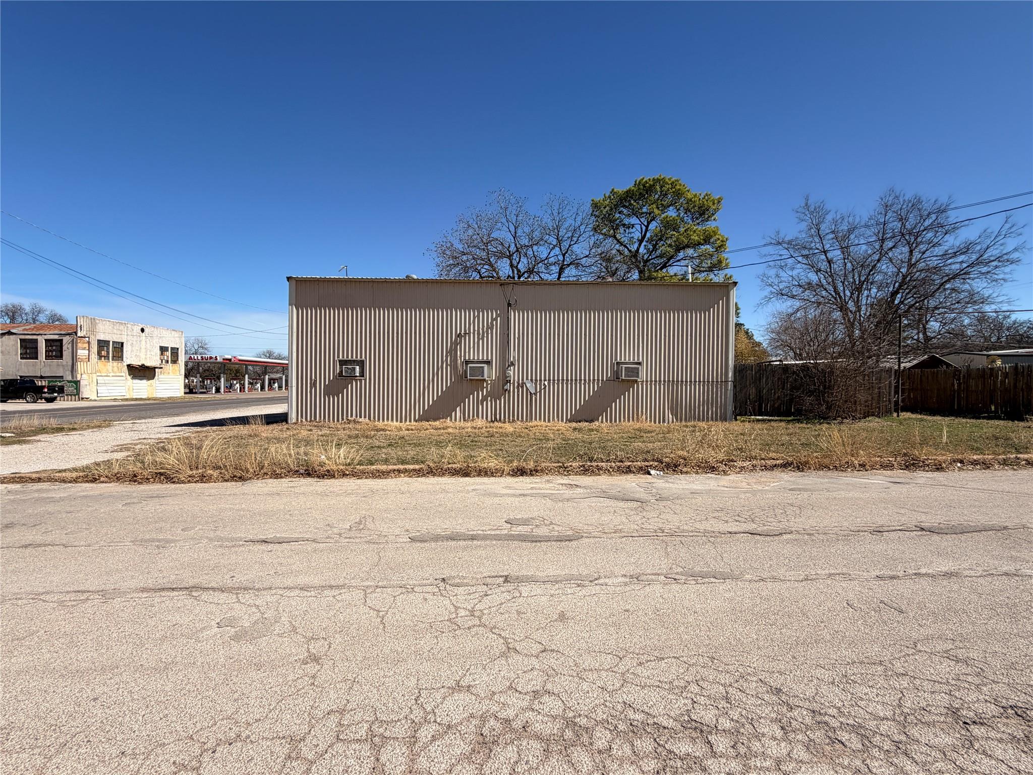 main property photo 23