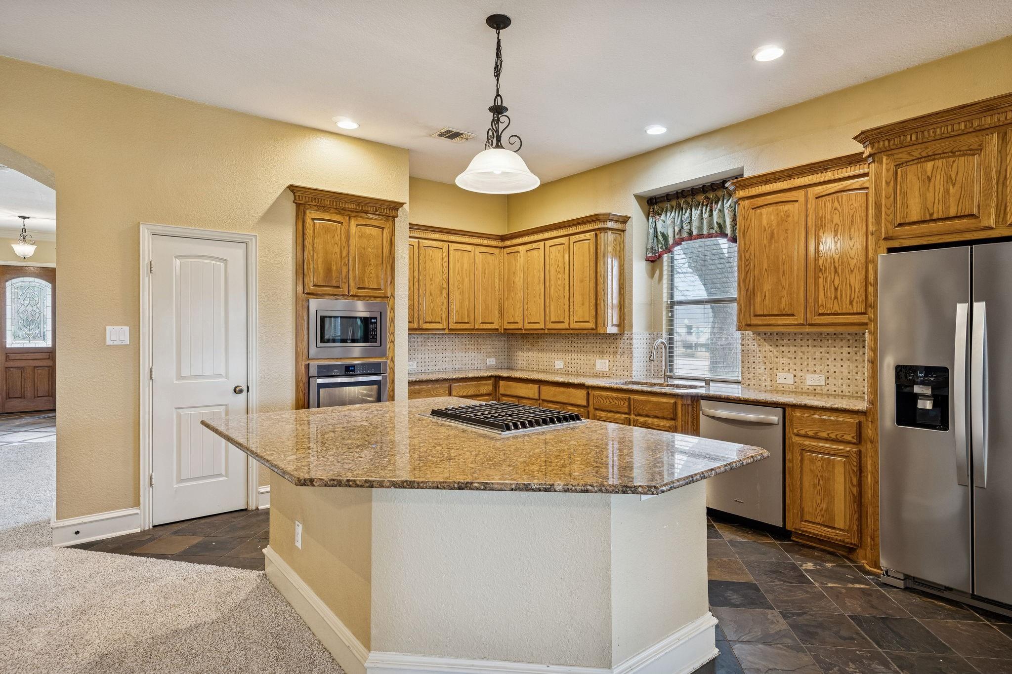 main property photo 7