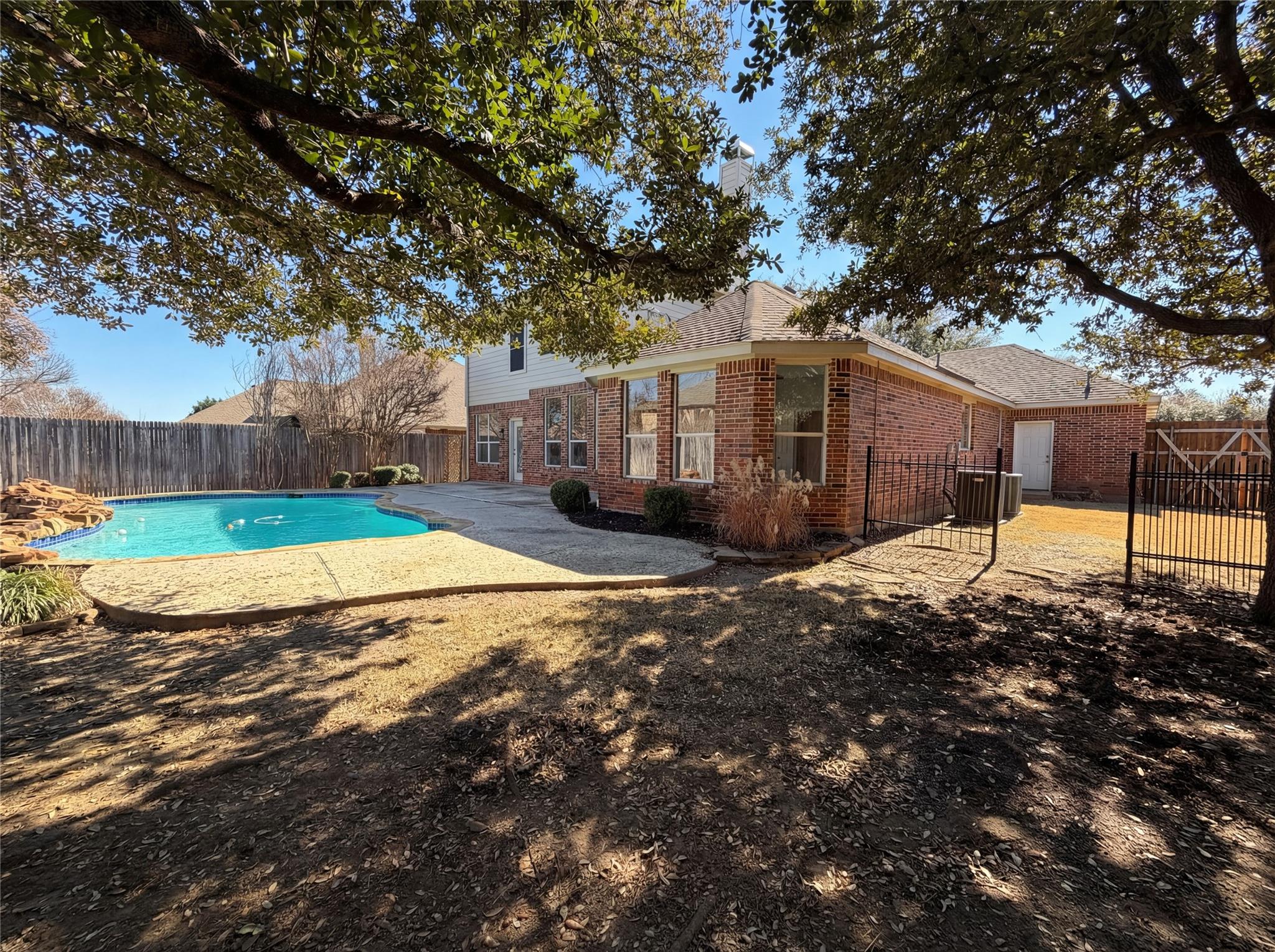 main property photo 31