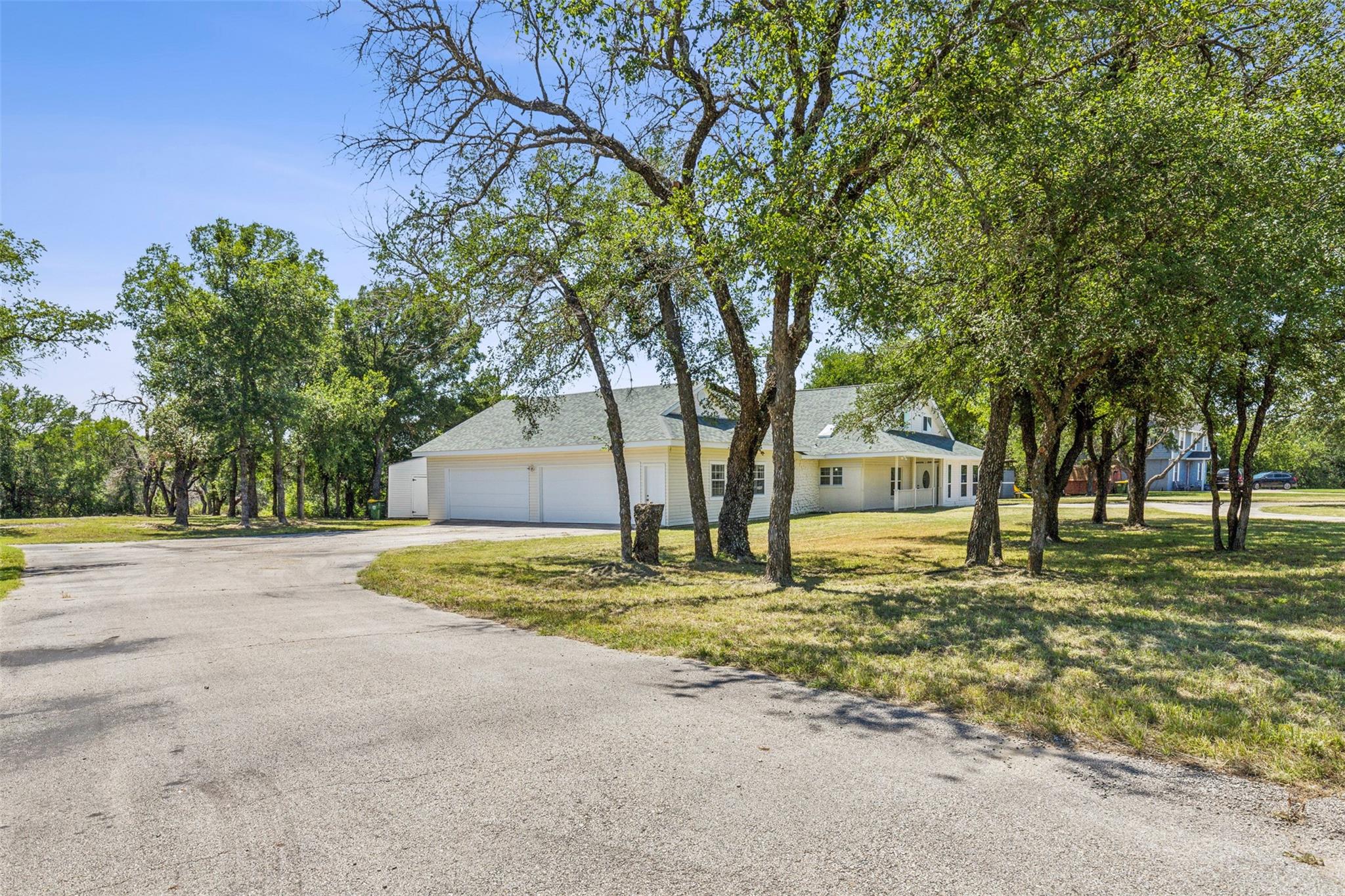 main property photo 3