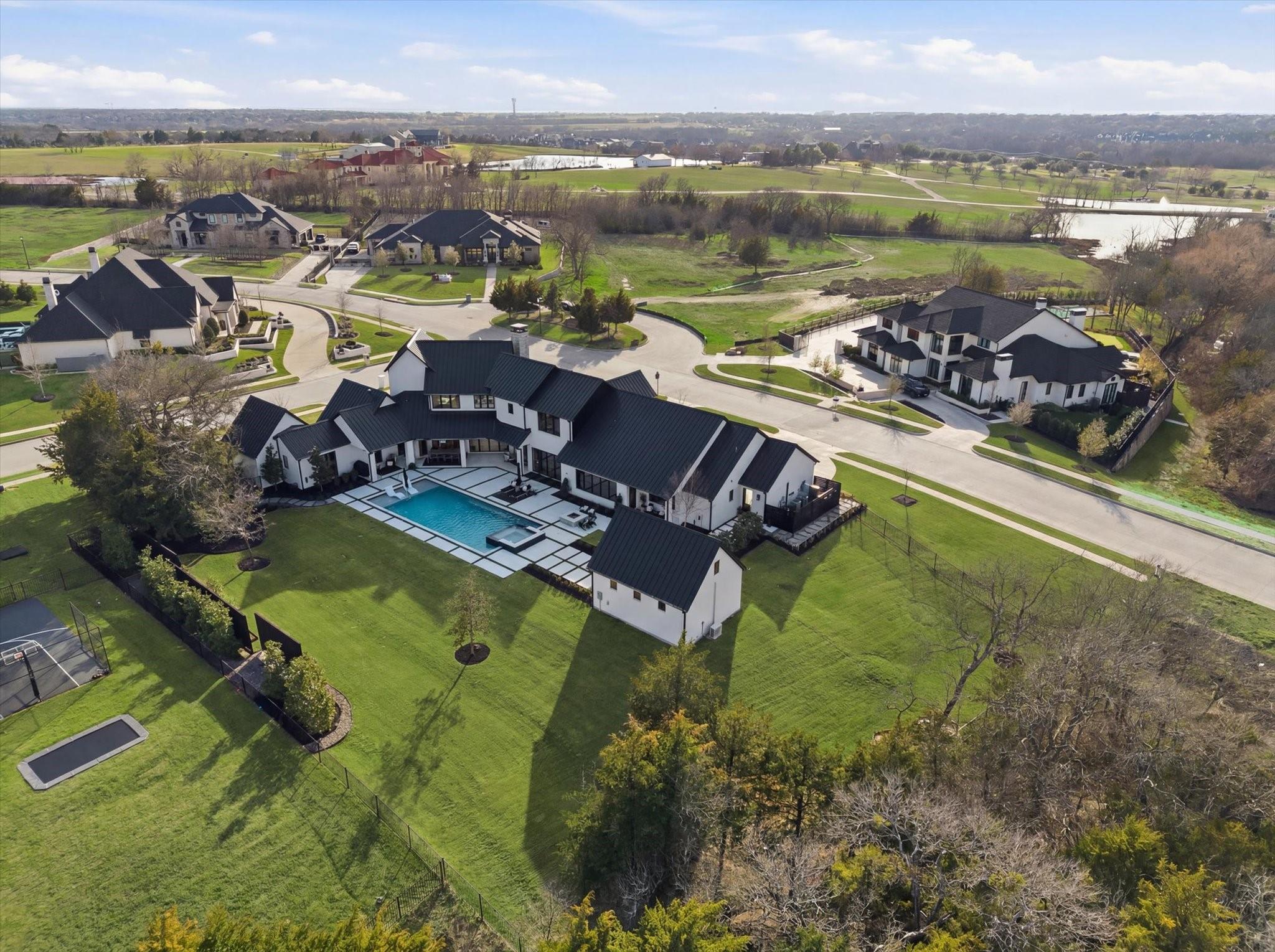 main property photo 32