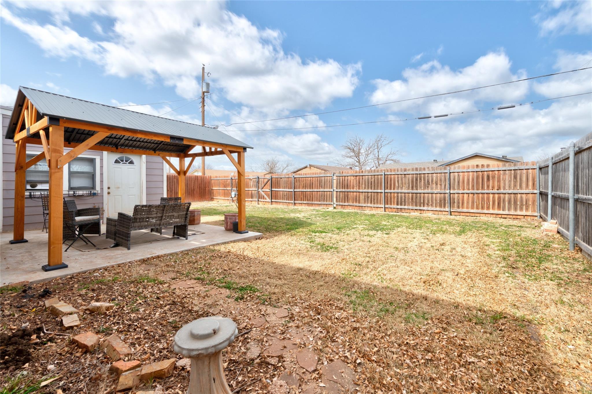 main property photo 30