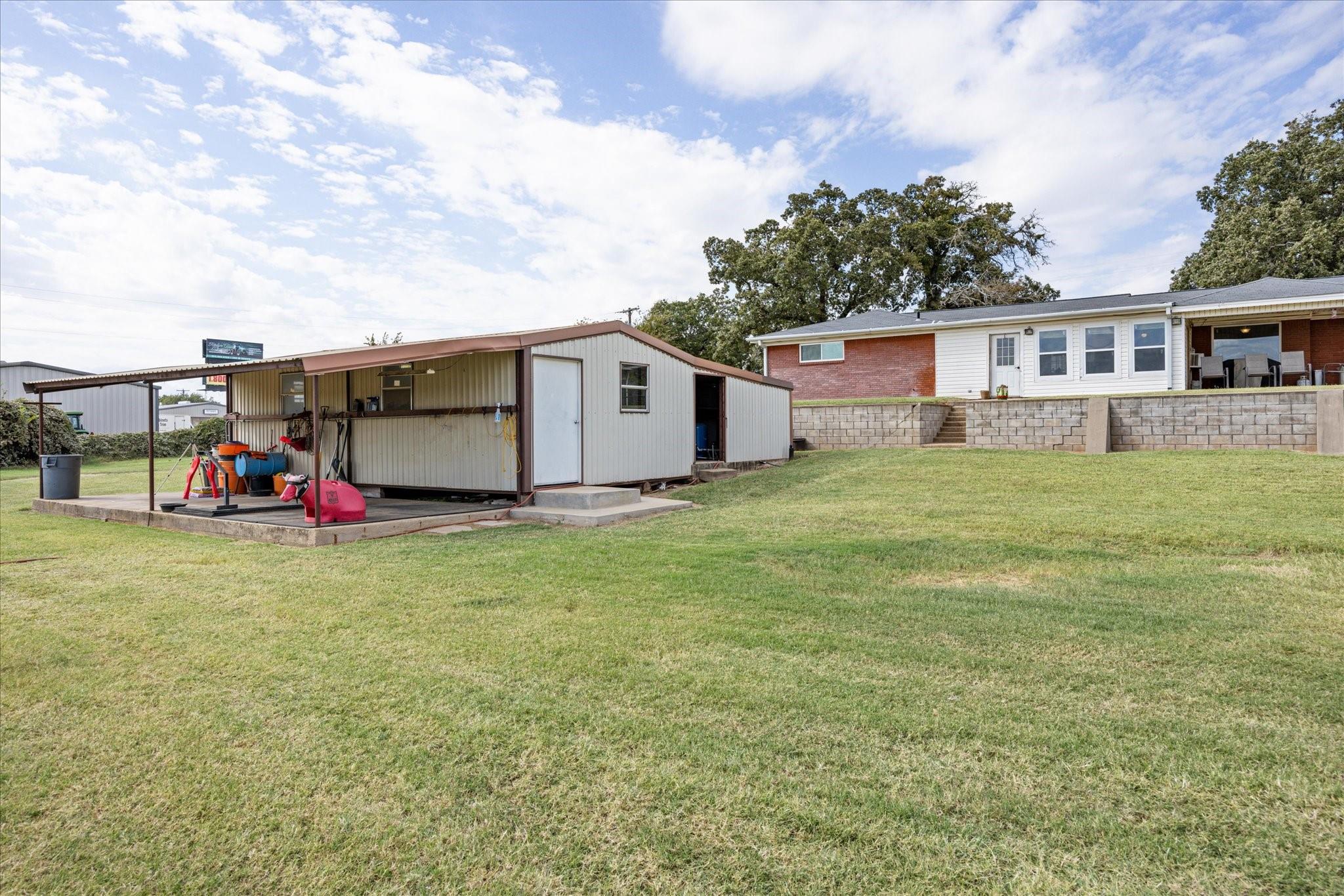 main property photo 28