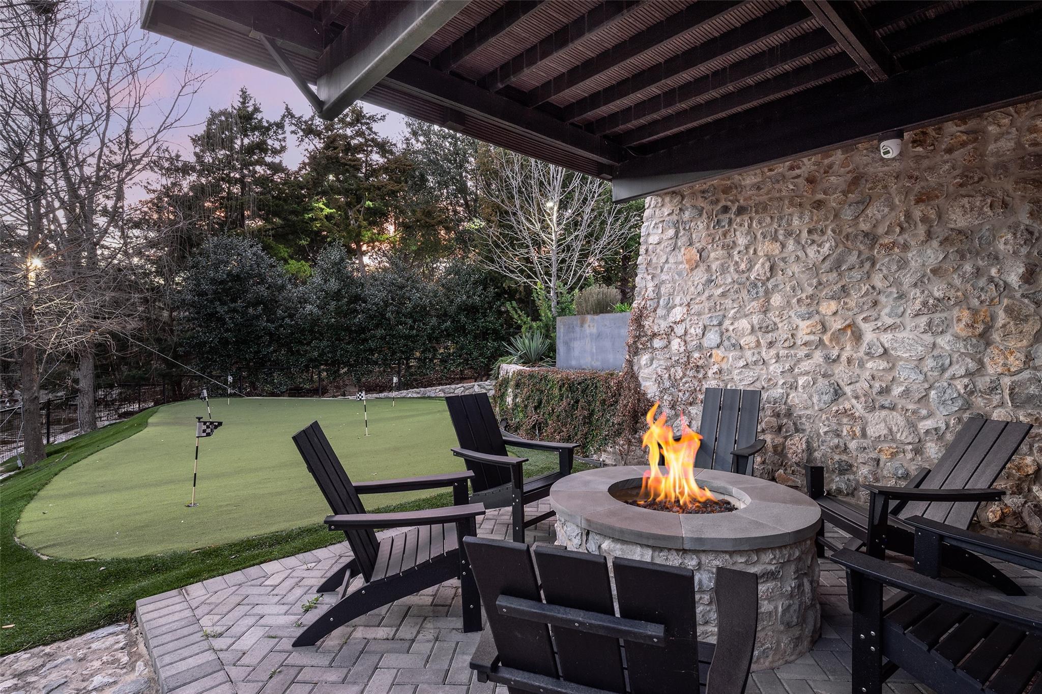 main property photo 28